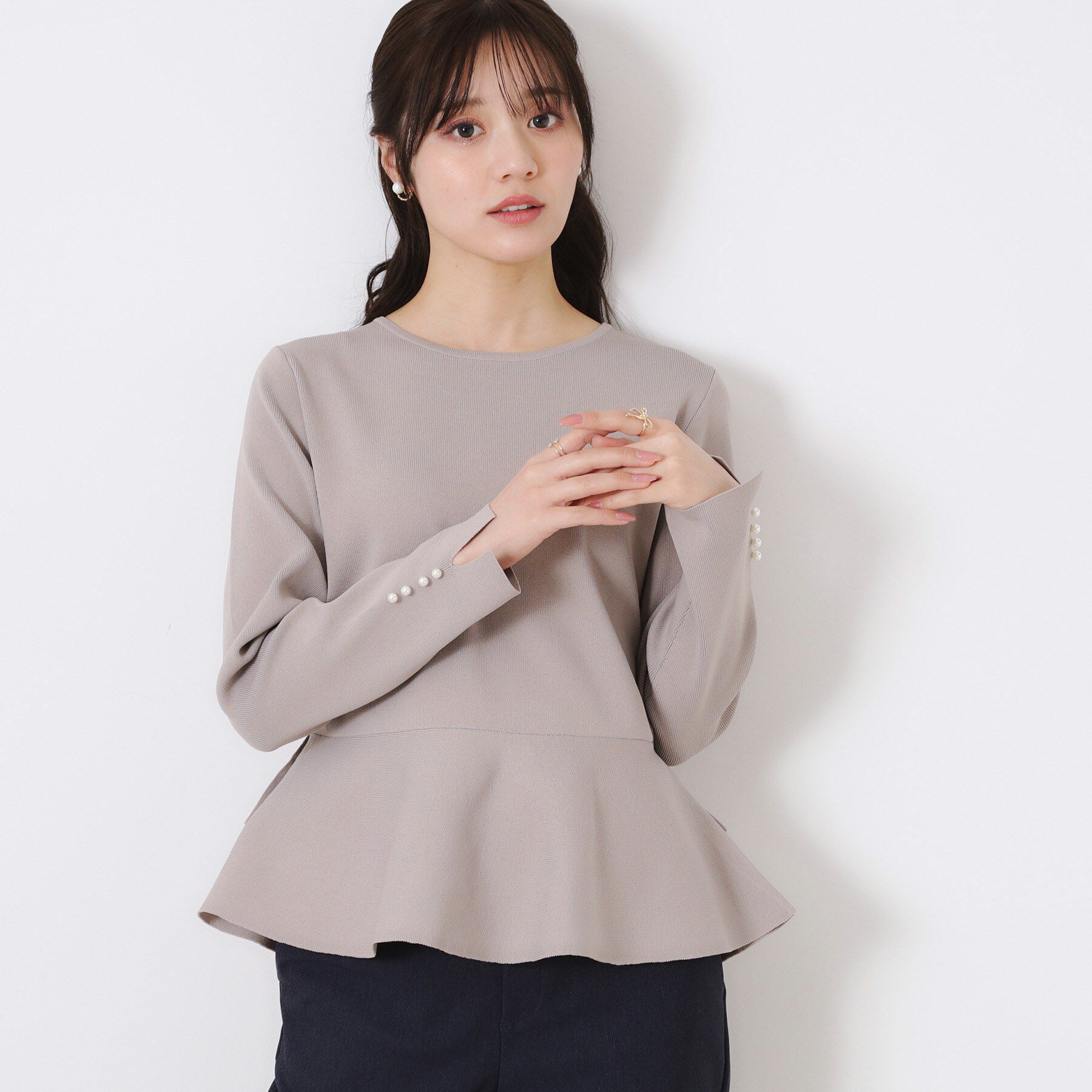 Couture broach「【大人可愛い・通勤】バックパール調ペプラムニット」|ニット・セーター|