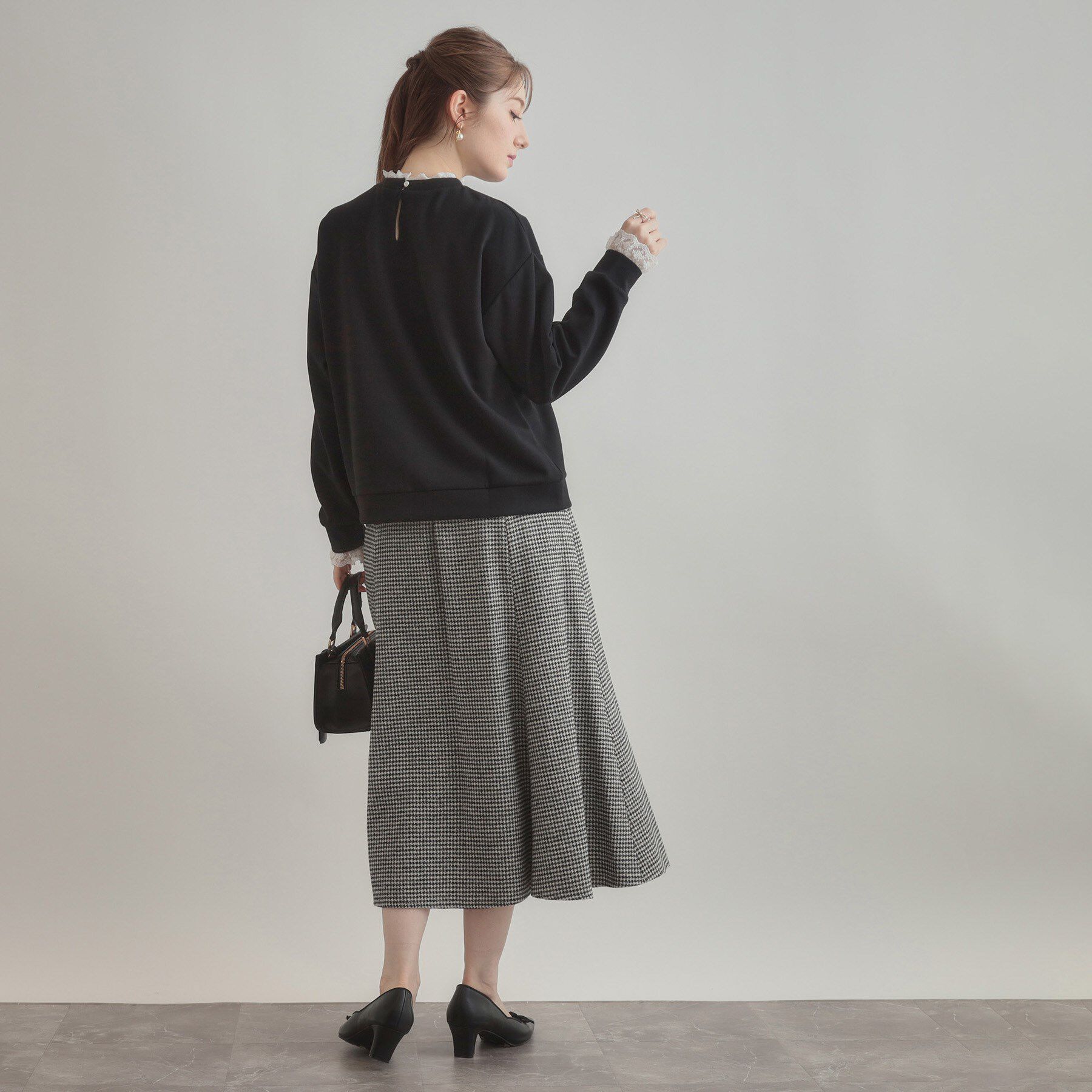 Couture broach「【大人可愛い・きれいめ】フリルデザインダンボールプルオーバー」|Tシャツ・カットソー|