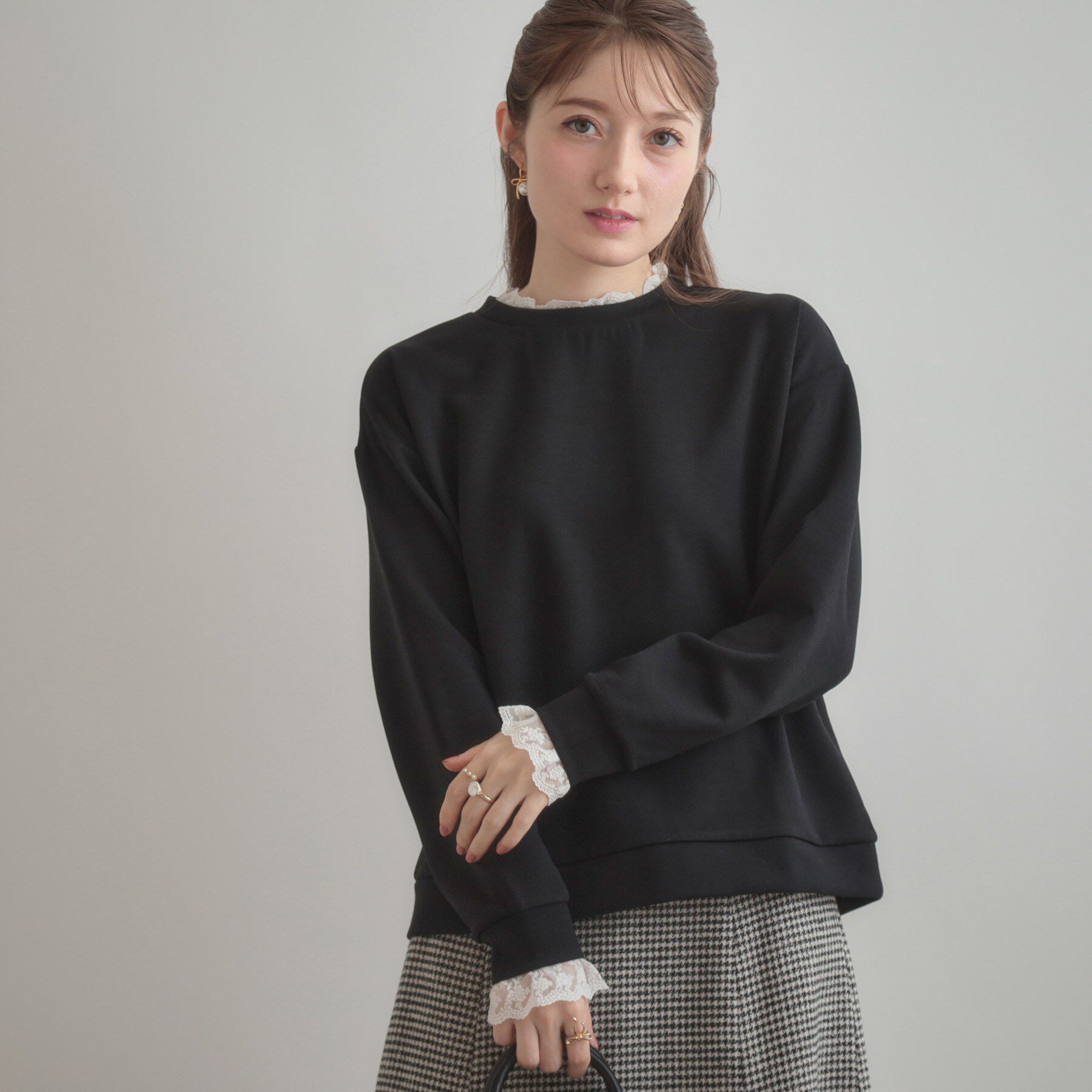 Couture broach「【大人可愛い・きれいめ】フリルデザインダンボールプルオーバー」|Tシャツ・カットソー|