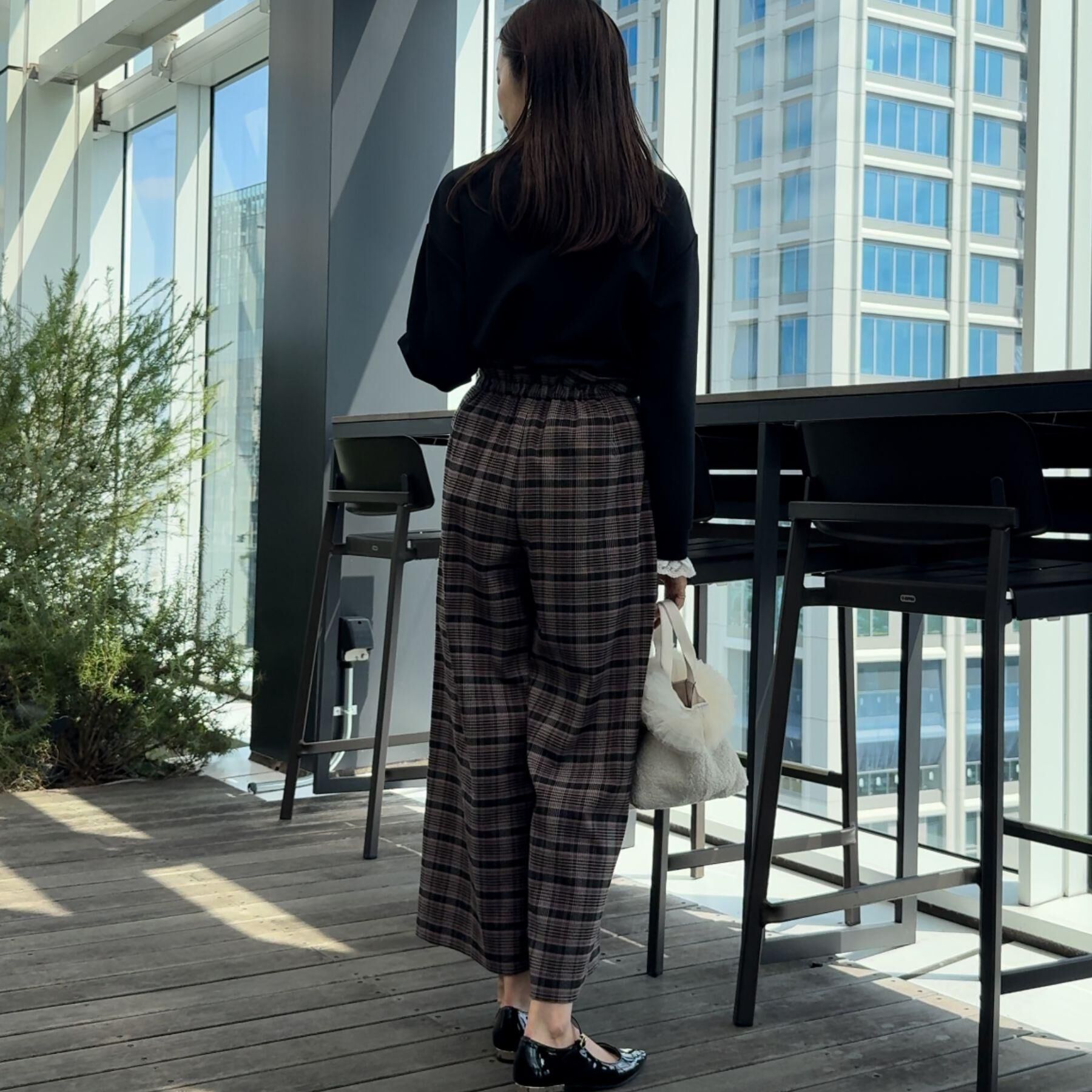 Couture broach「【大人可愛い・きれいめ】フリルデザインダンボールプルオーバー」|Tシャツ・カットソー|