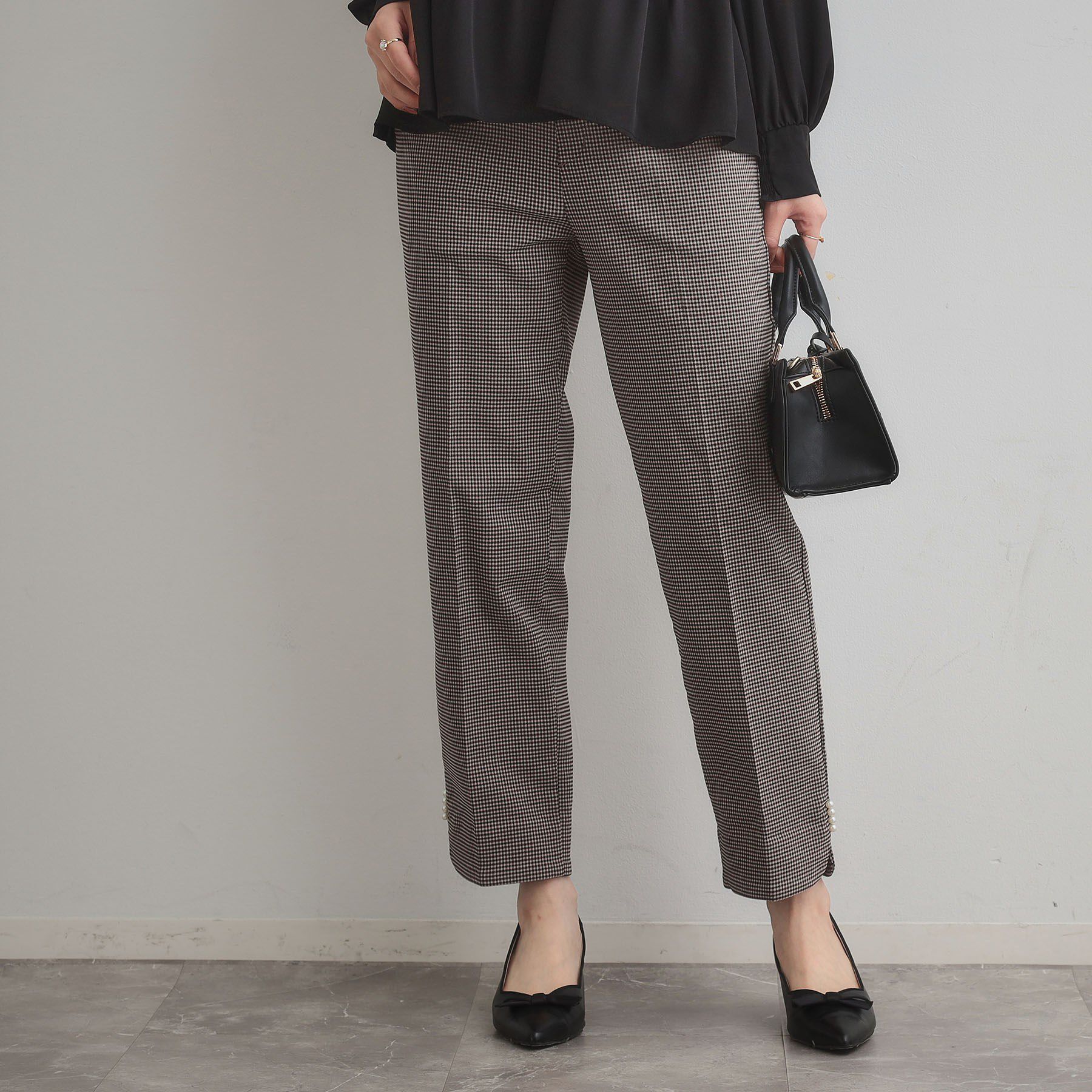 Couture broach「【通勤・美脚見え・あったか】裏起毛パール調スカラ裾デザインパンツ」|その他|