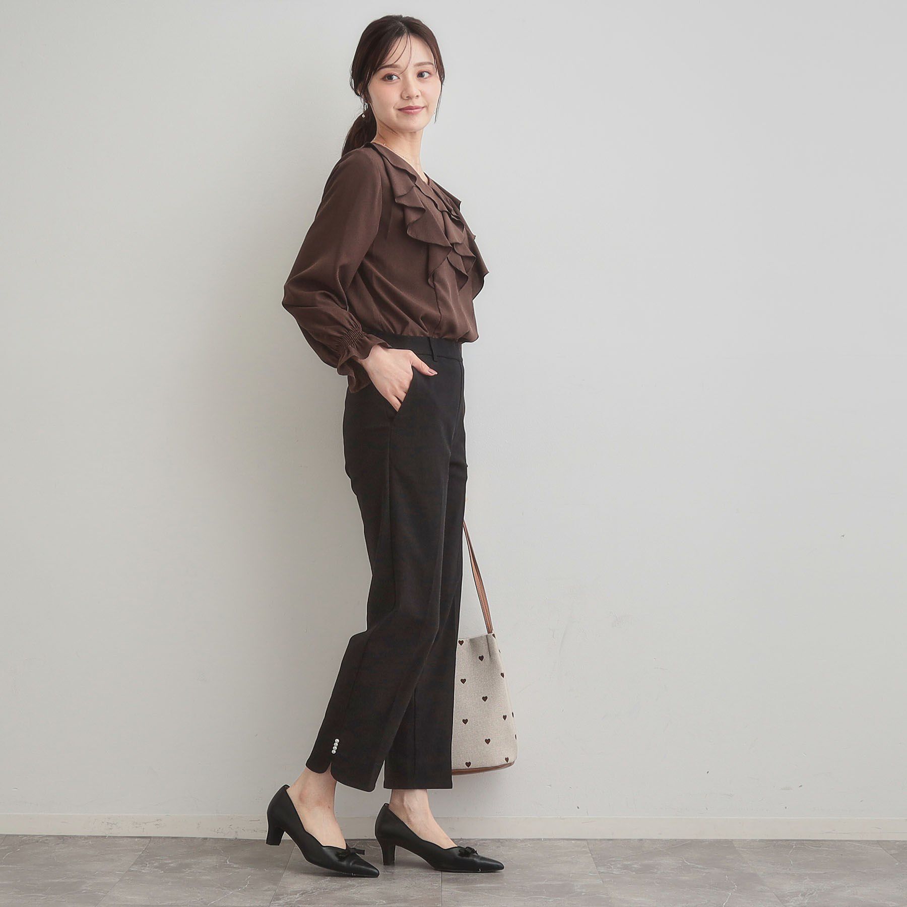 Couture broach「【通勤・美脚見え・あったか】裏起毛パール調スカラ裾デザインパンツ」|その他|