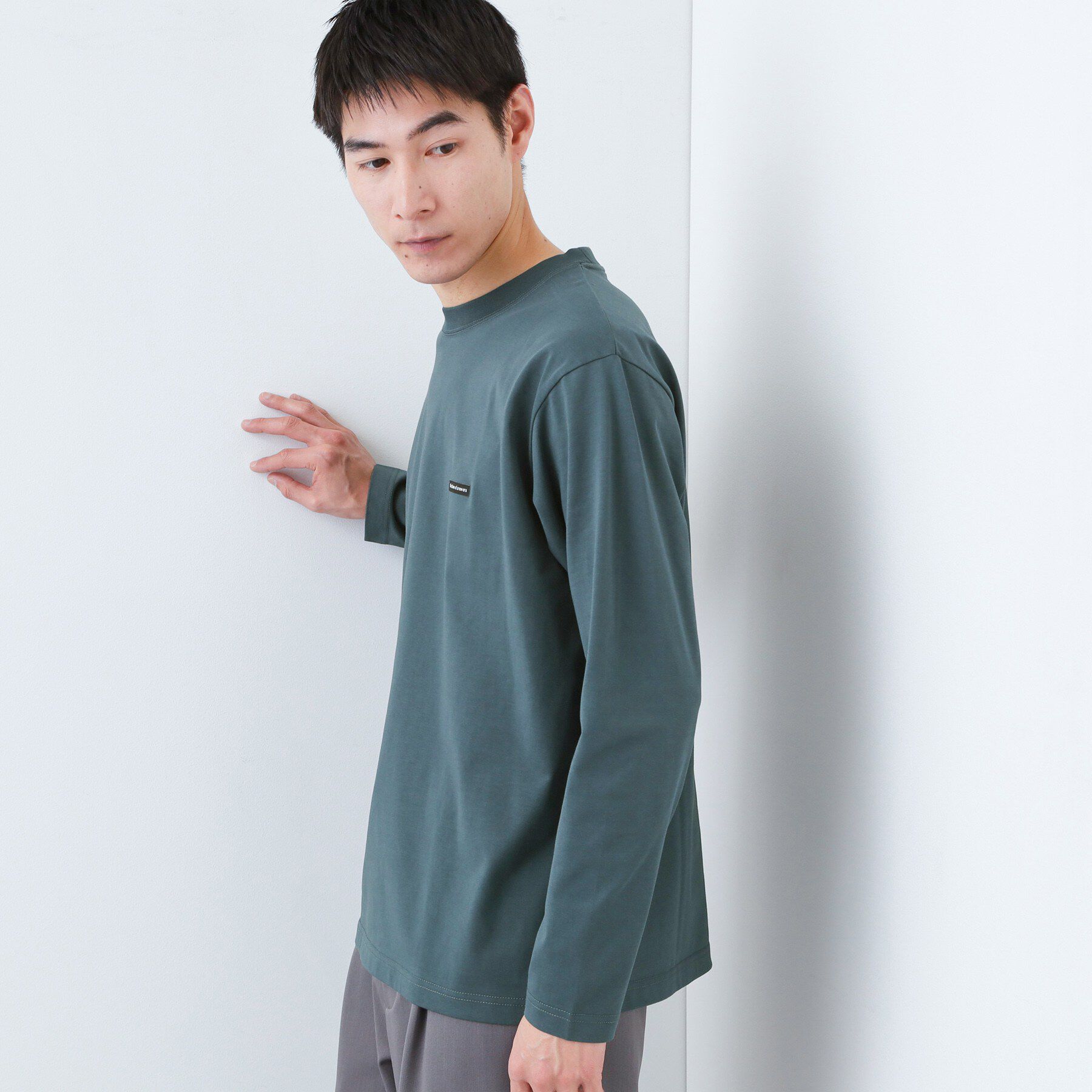 THE SHOP TK「【スタイルを選ばず着られる】ワンポイント 長袖Tシャツ 洗濯機OK/UVカット/毛玉になりにくい」|Tシャツ・カットソー|