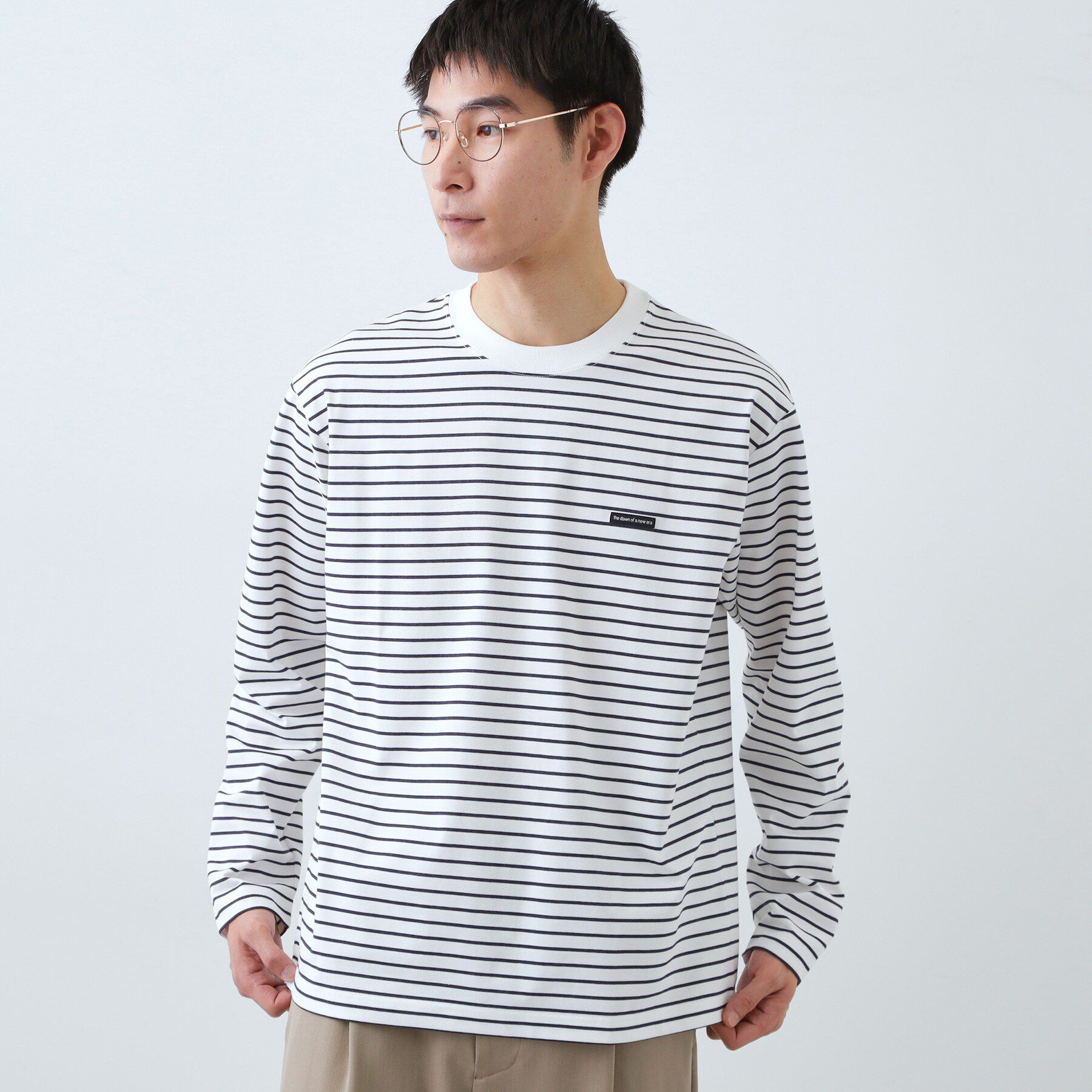 THE SHOP TK「【スタイルを選ばず着られる】ワンポイント 長袖Tシャツ 洗濯機OK/UVカット/毛玉になりにくい」|Tシャツ・カットソー|オフホワイト(303