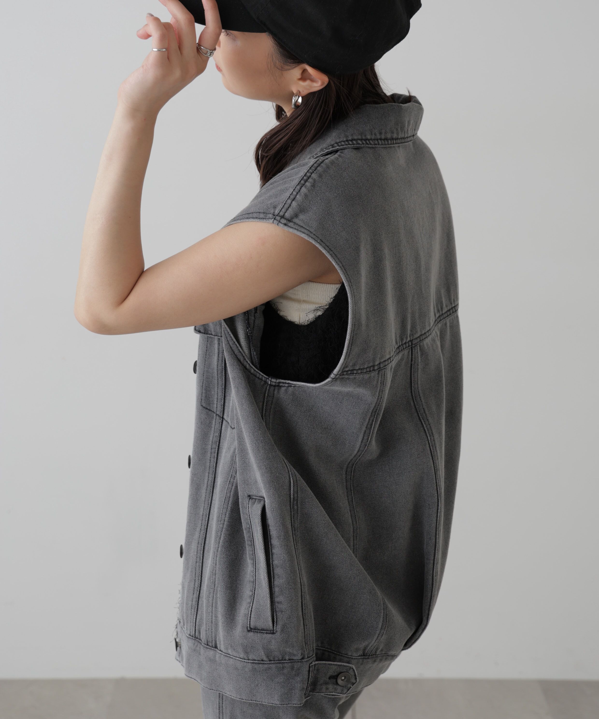  「ミドル丈デニムベスト」|ブルゾン・スタジャン|