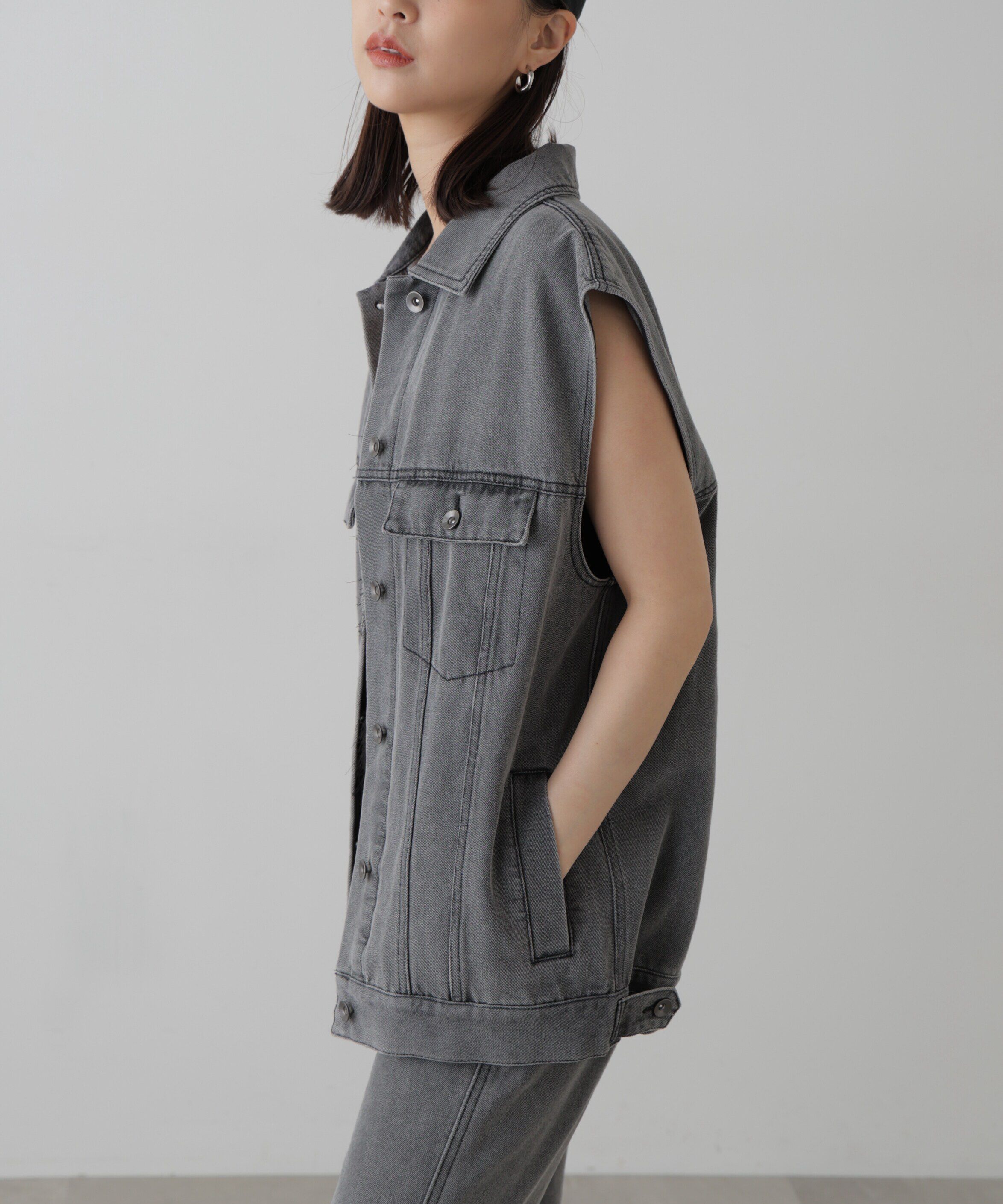  「ミドル丈デニムベスト」|ブルゾン・スタジャン|