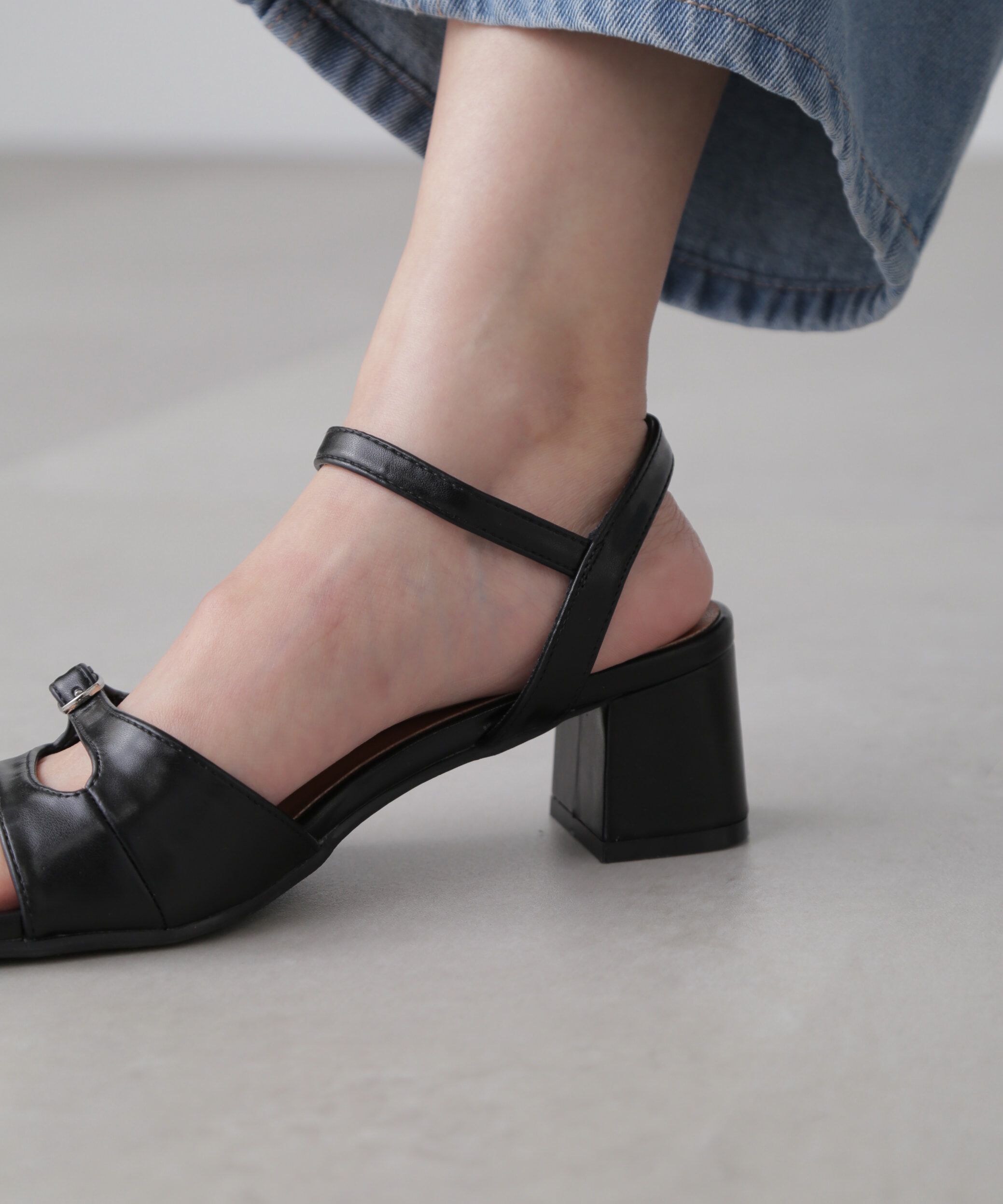  「ストラップサンダル」|その他|