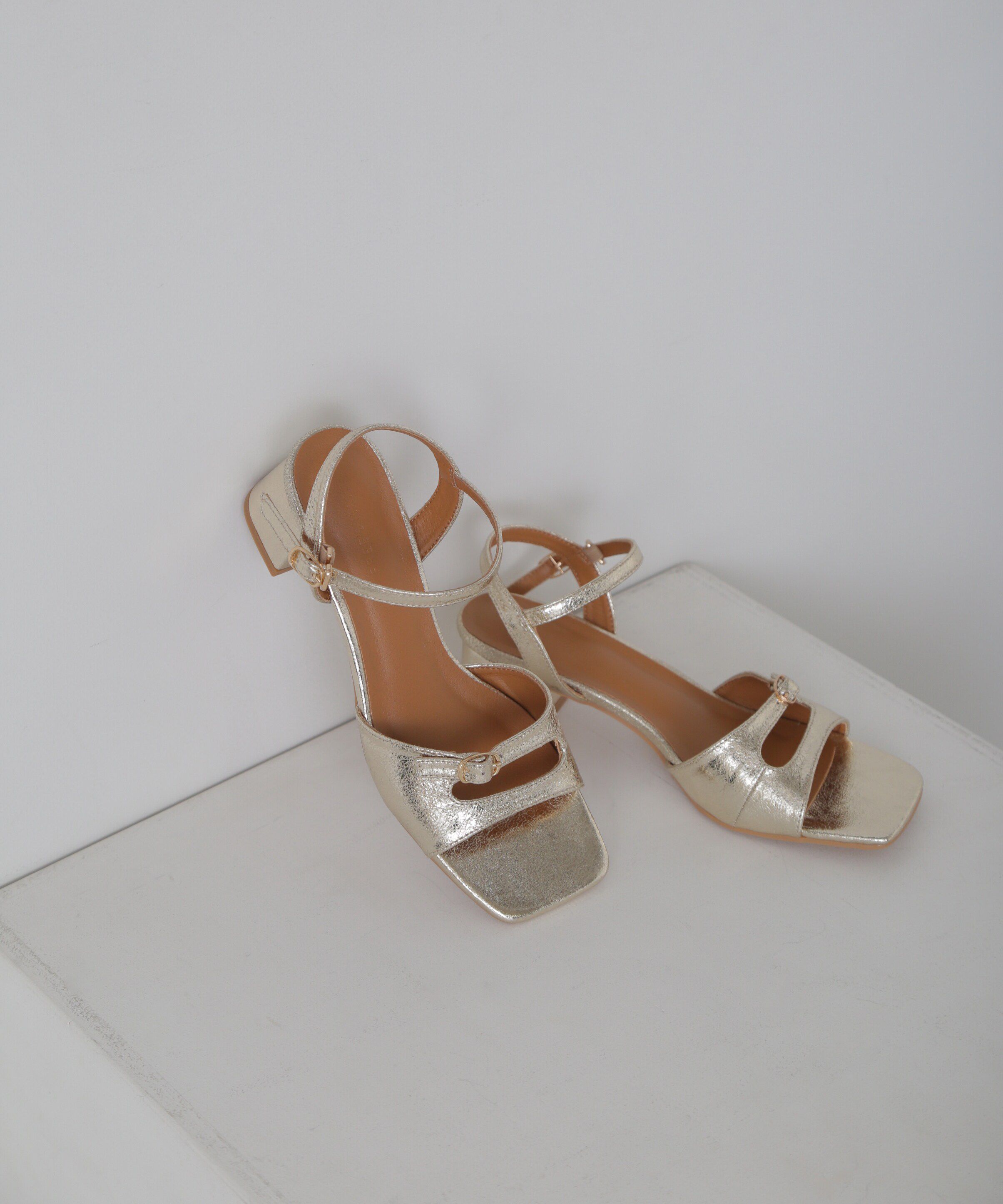  「ストラップサンダル」|その他|