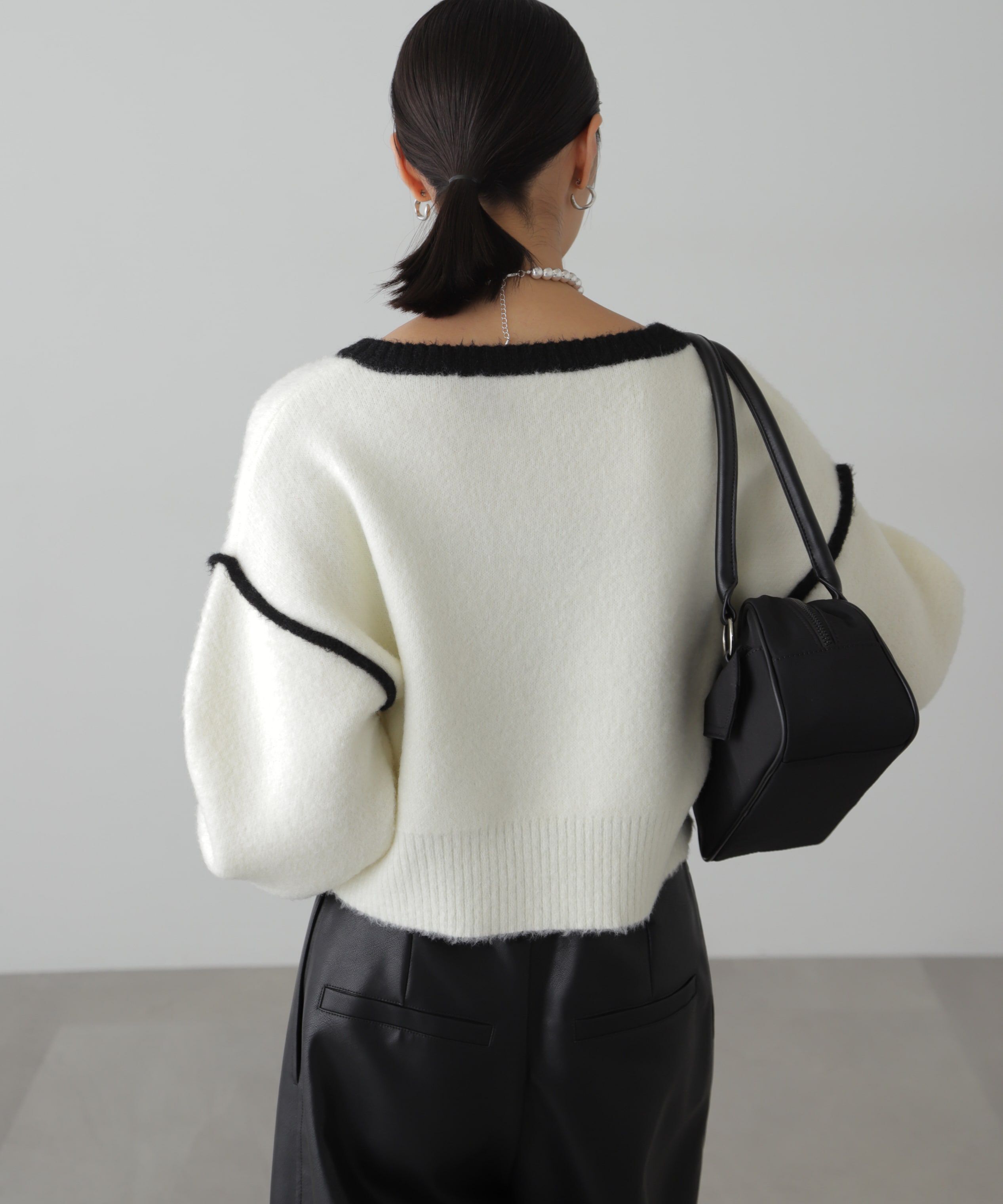  「Vネック配色ショート丈ニット」|ニット・セーター|