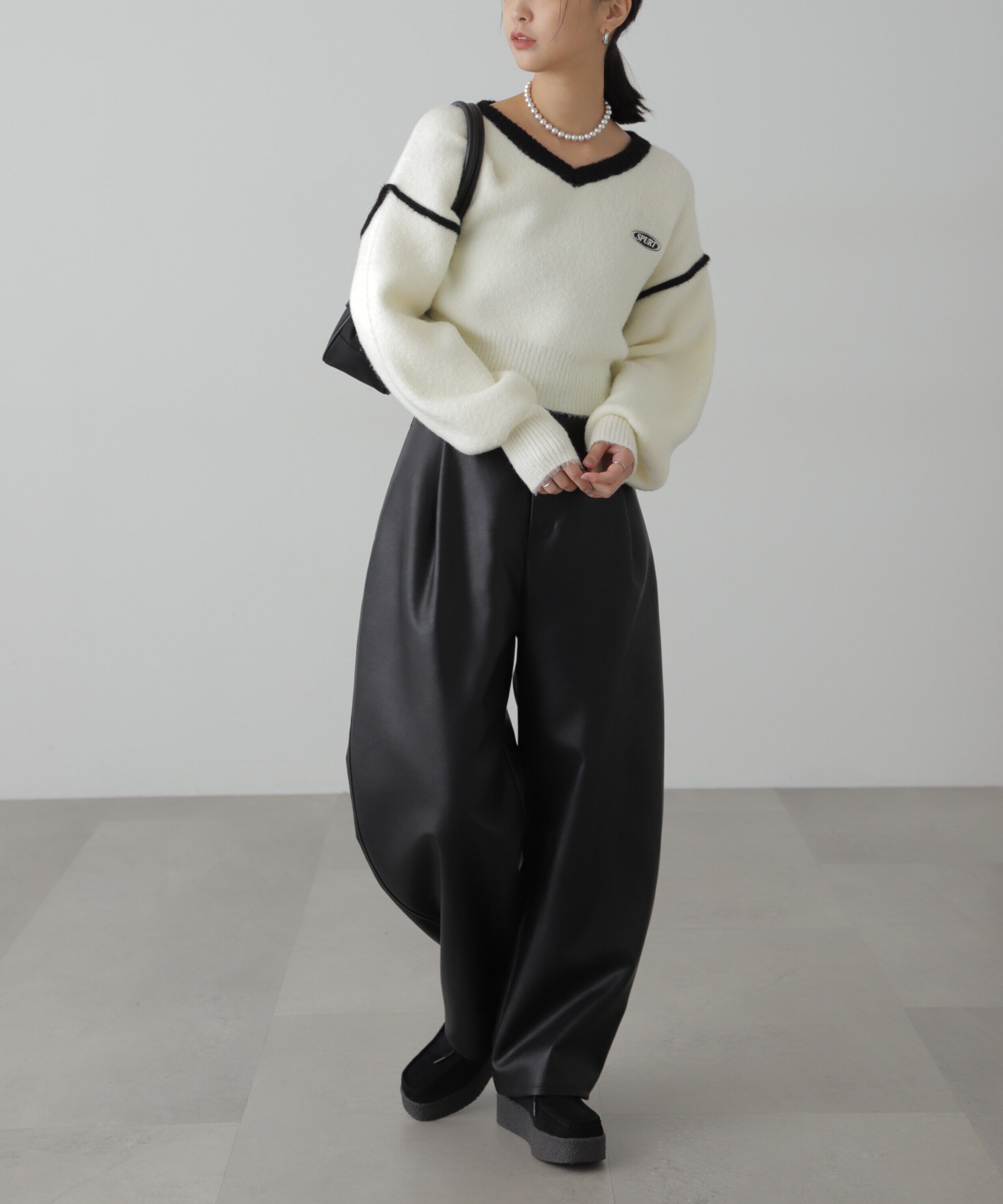  「Vネック配色ショート丈ニット」|ニット・セーター|