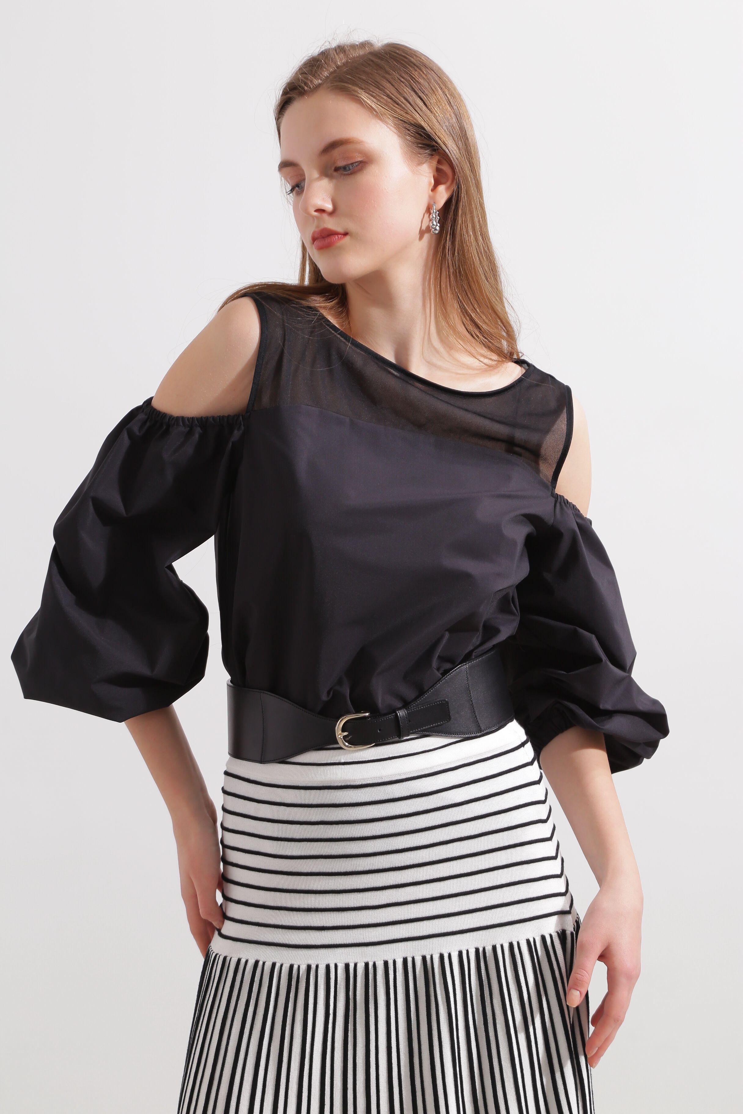  「オフショルダーカットソートップス」|Tシャツ・カットソー|ブラック