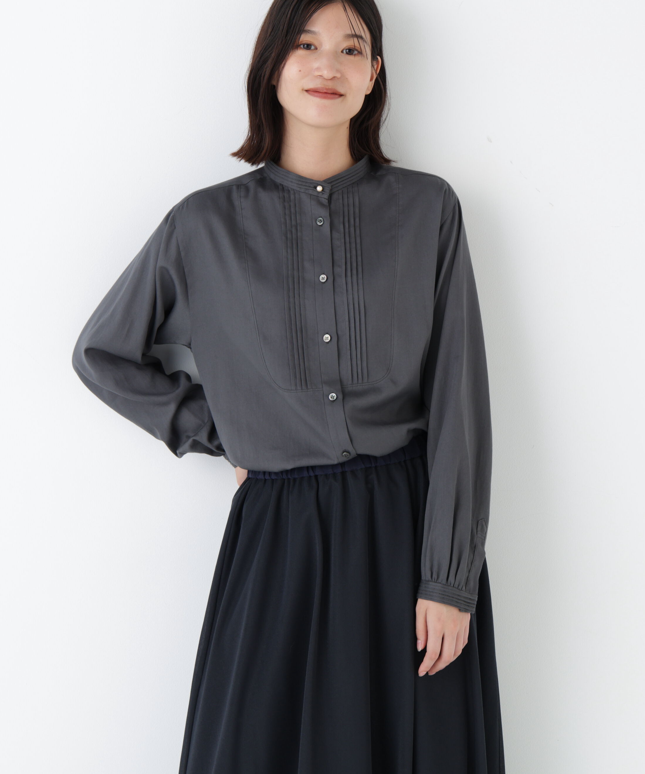  「◆ピンタックバンドカラーブラウス」|シャツ・ブラウス|チャコール1