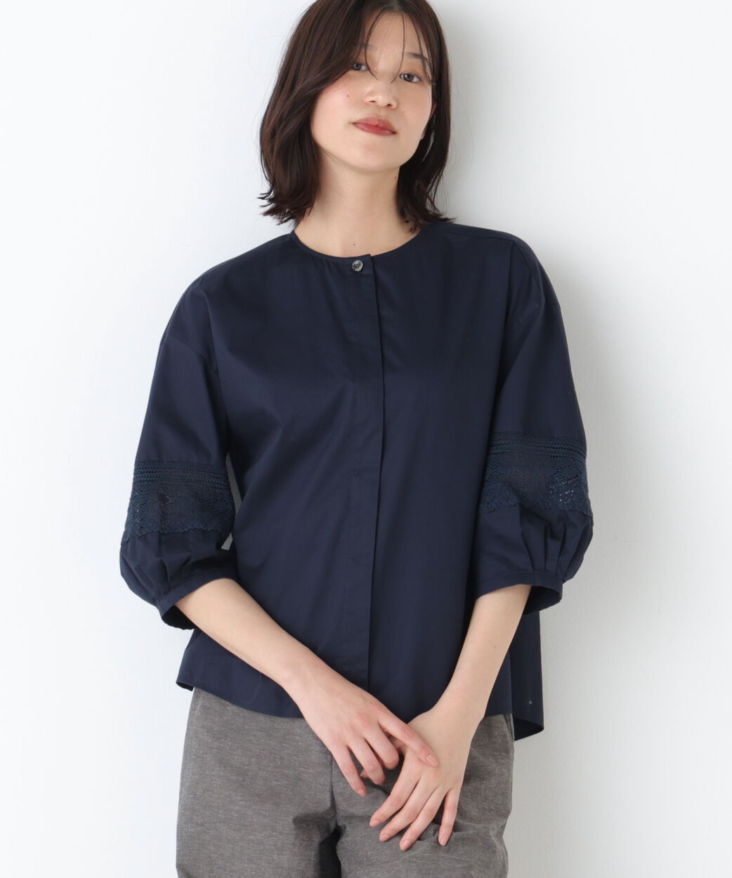  「◆レースドッキングクルーネックブラウス」|シャツ・ブラウス|ネイビー
