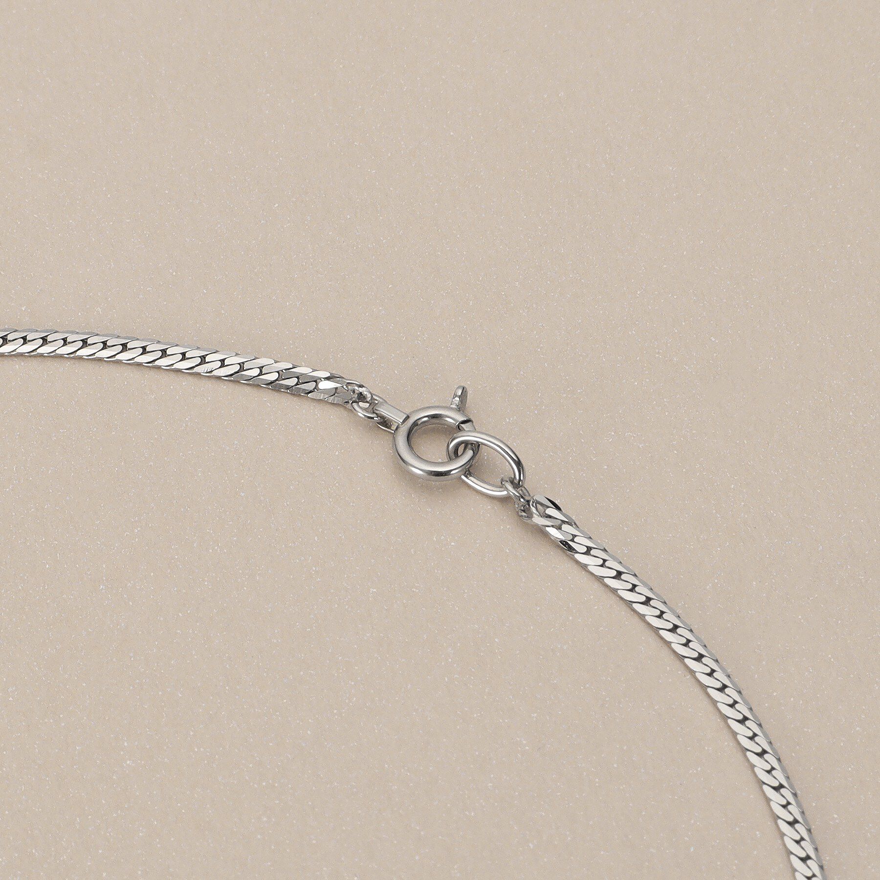 COCOSHNIK「プラチナ フラットヘリンボーン ネックレス」|ネックレス|