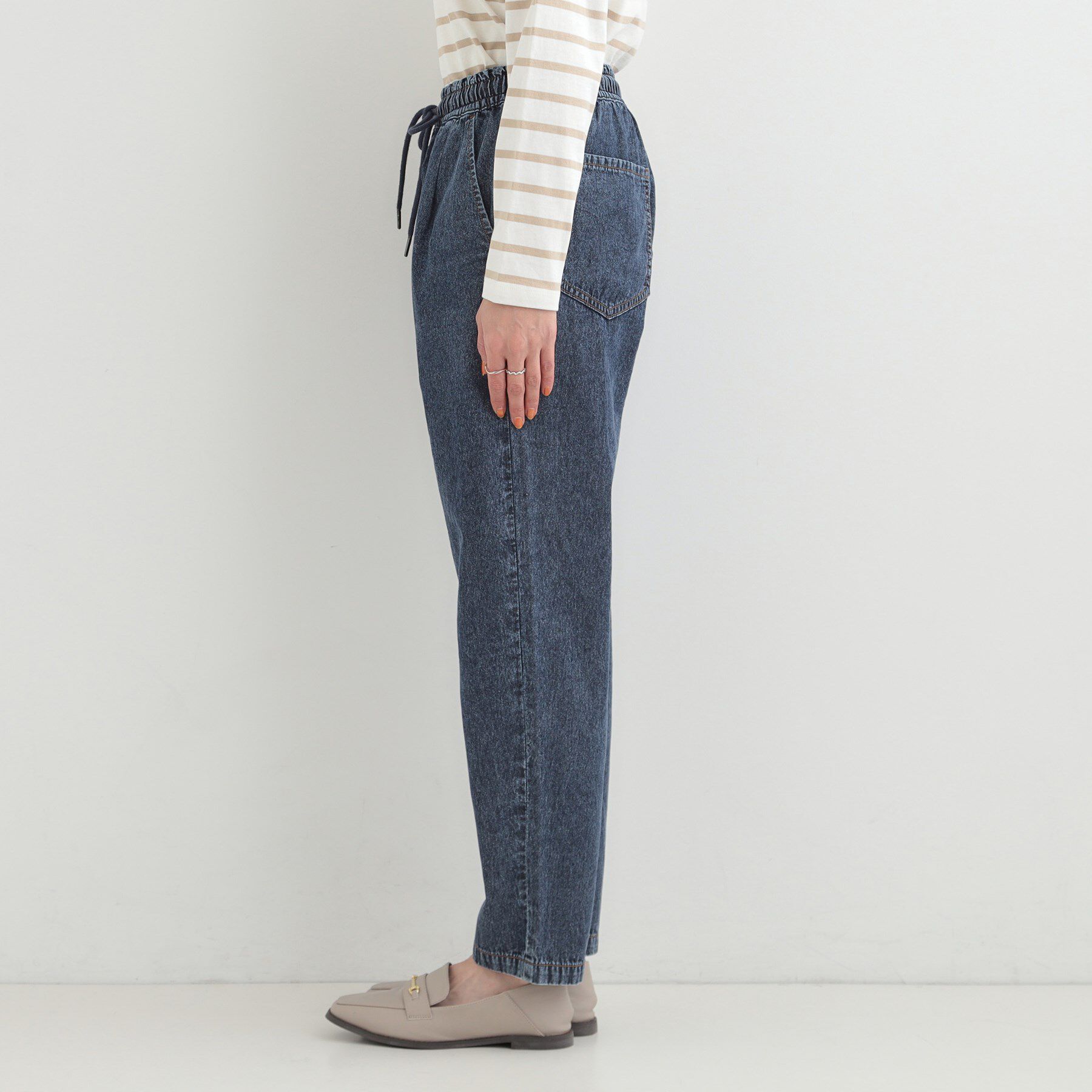 SHOO･LA･RUE「【ライトオンスデニム/S-LL】柔らからくらく イージーデニムテーパードパンツ」|デニム|