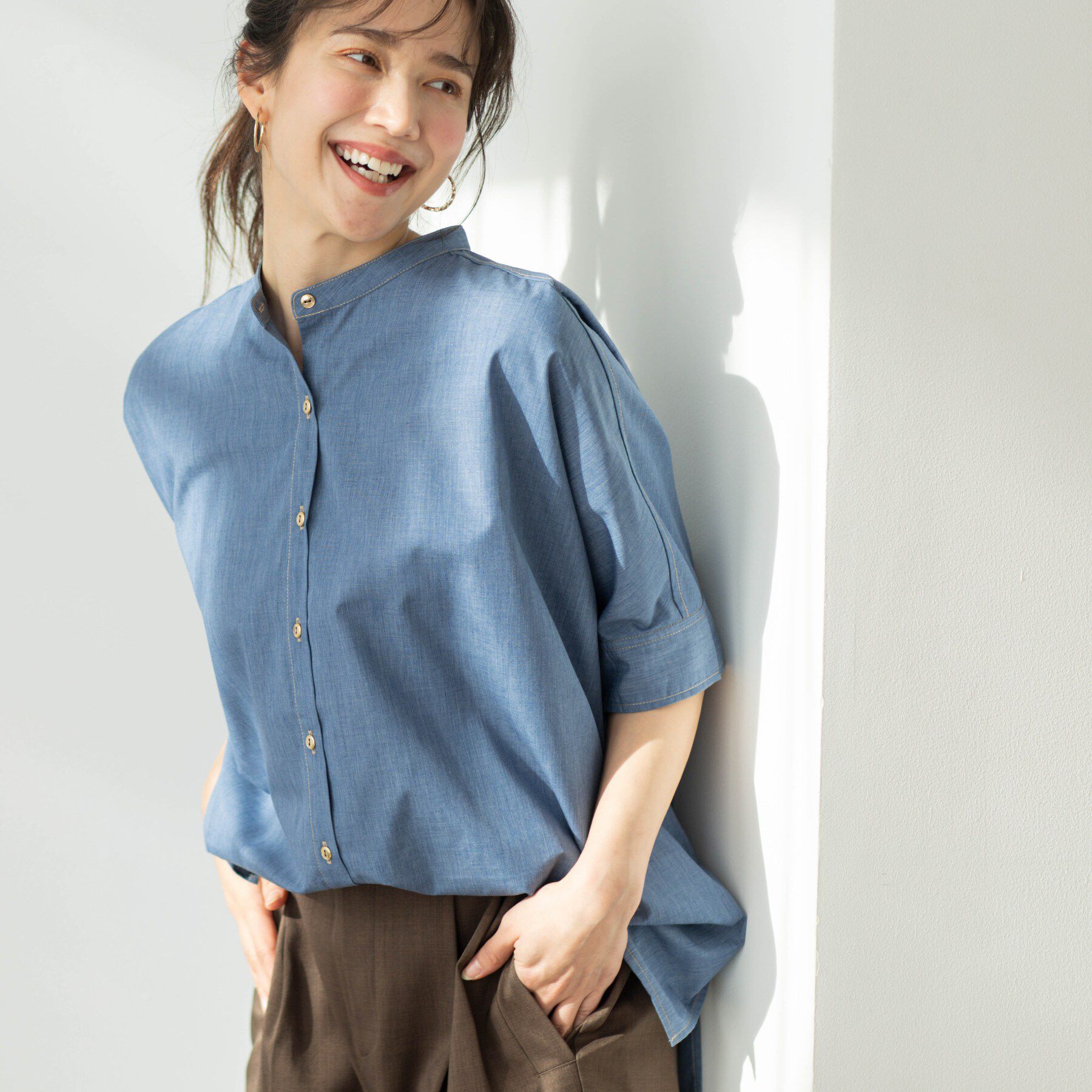 SHOO･LA･RUE「【体型カバー/洗濯機可】インせず着られる　デニムライクシャツ」|シャツ・ブラウス|ブルー(092)