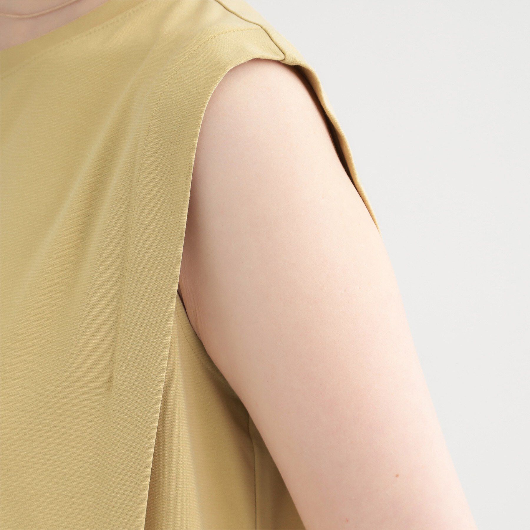 SHOO･LA･RUE「【UVカット/接触冷感】とろみタックノースリーブトップス」|Tシャツ・カットソー|