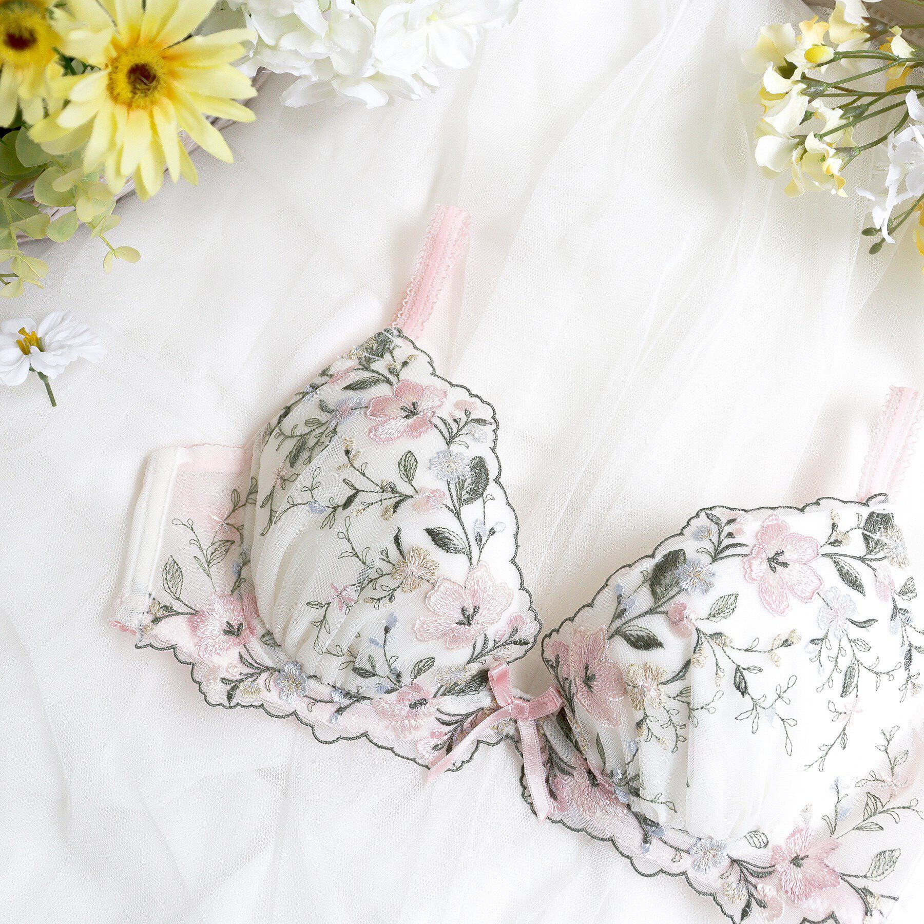 Risa Magli「シェンナ ブラジャー（B-D）＜リサマリ ミラクル谷間ブラ＞」|インナー|