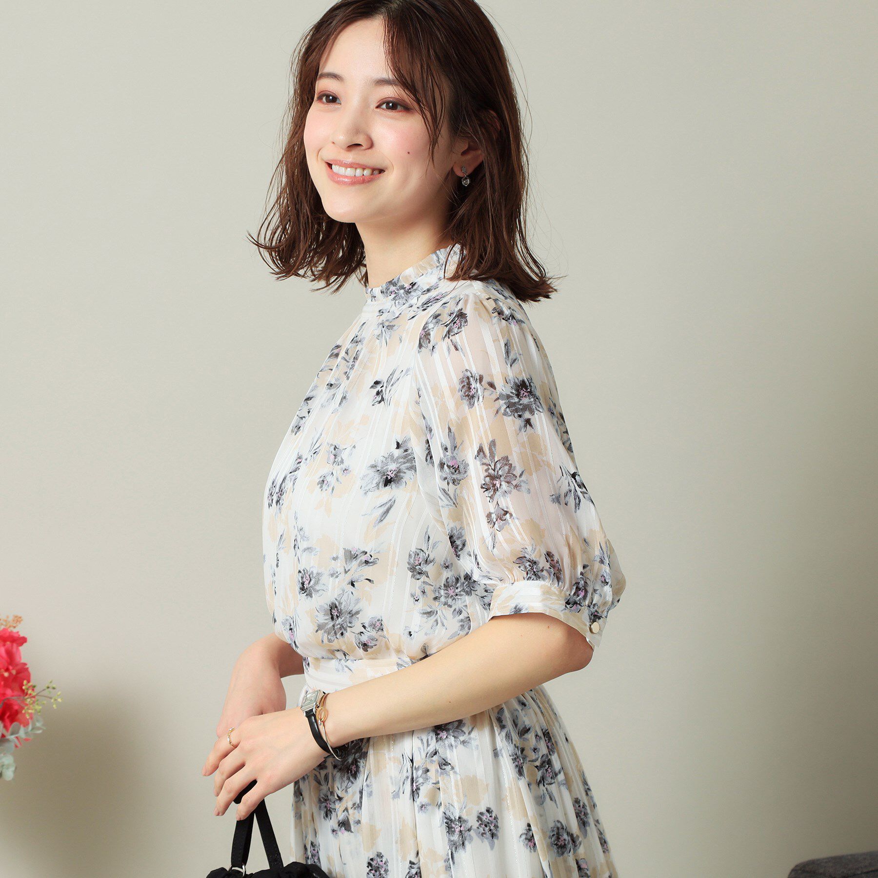 ITS&rsquo;DEMO「【手洗い可／M・Lサイズ展開】ラメストライプ花柄5分袖ブラウス」|シャツ・ブラウス|