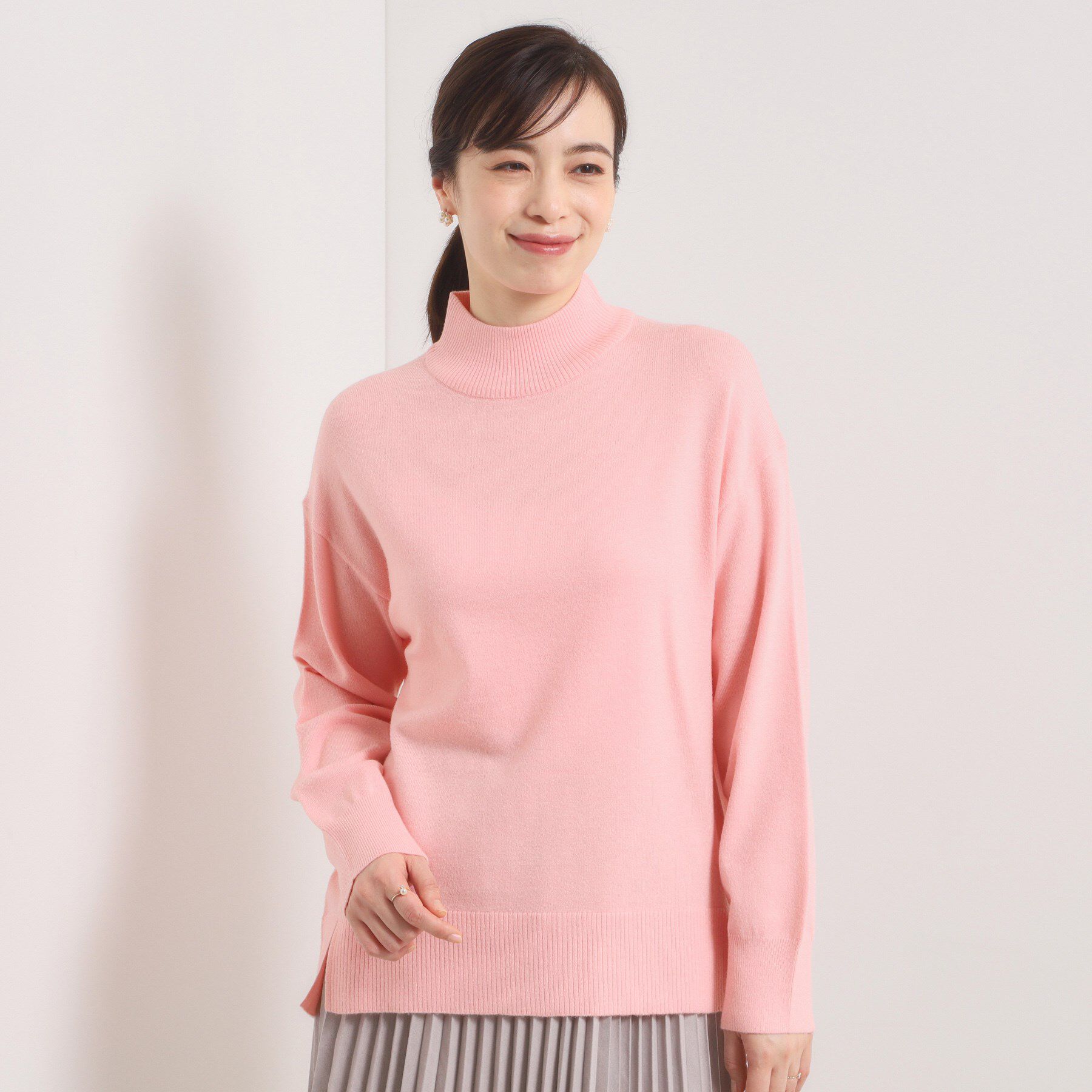 ITS&rsquo;DEMO「【静電気防止／手洗い可】クリーミータッチハイネックニット」|ニット・セーター|