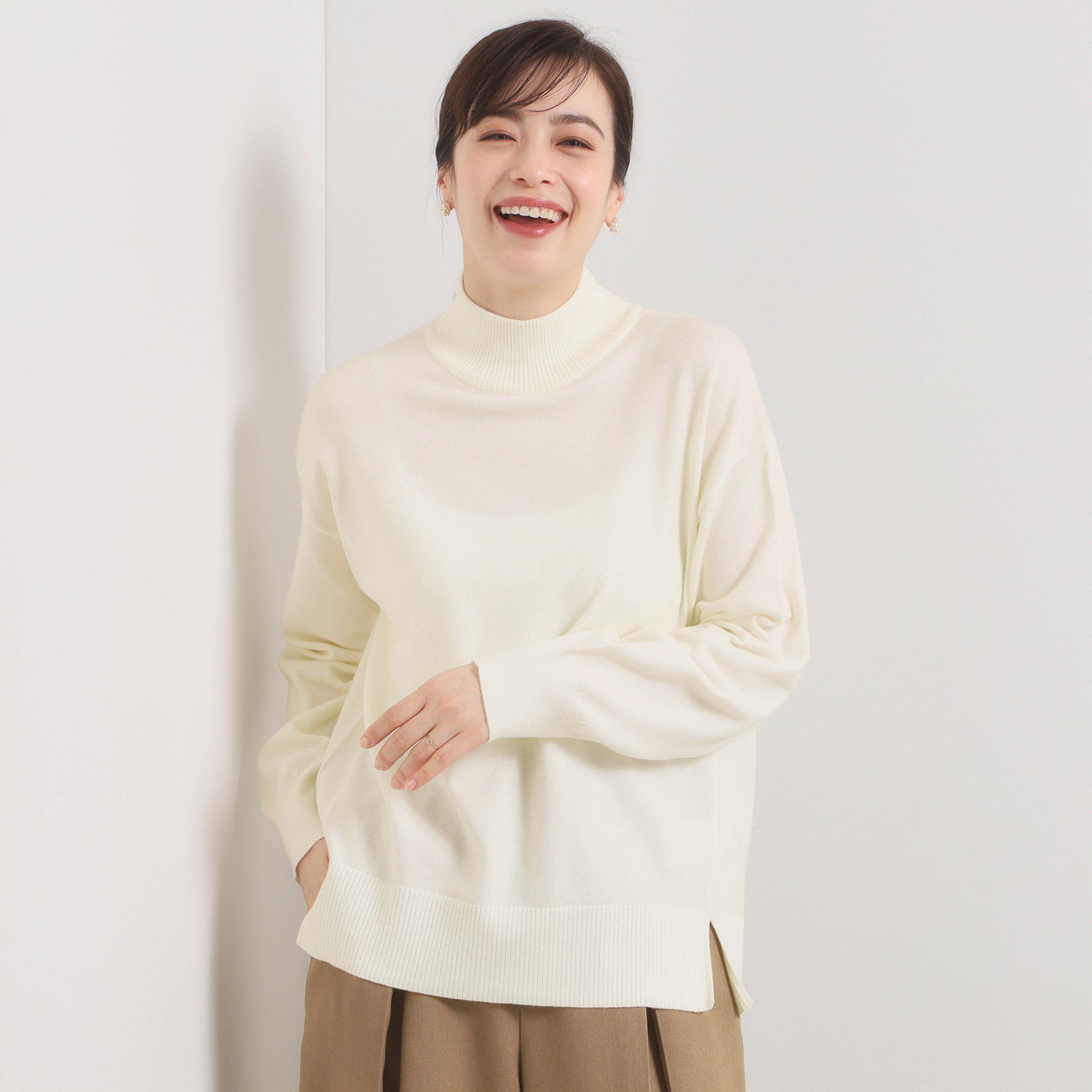 ITS&rsquo;DEMO「【静電気防止／手洗い可】クリーミータッチハイネックニット」|ニット・セーター|