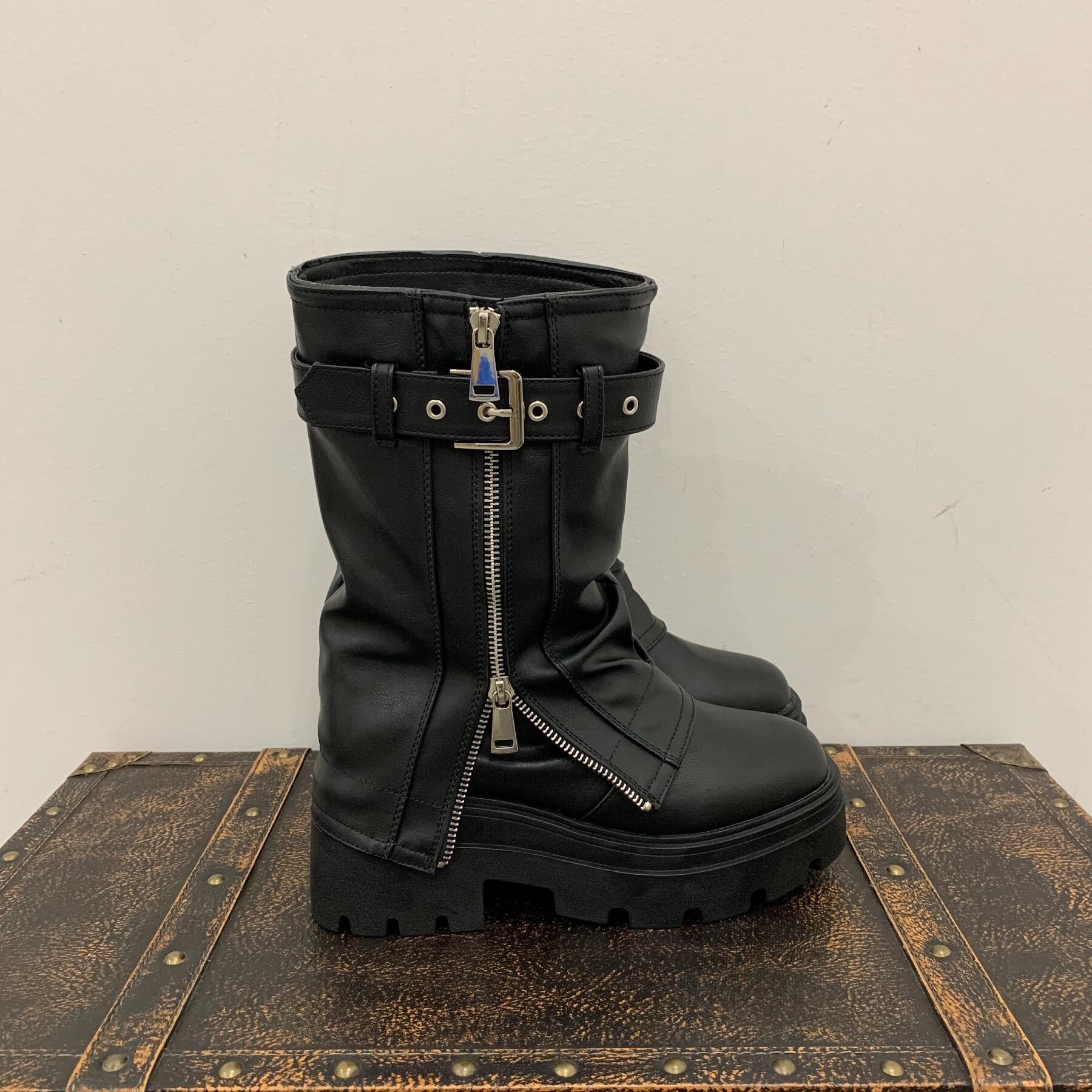 csT&P「ベルト付きカバーブーツ」|ショートブーツ|