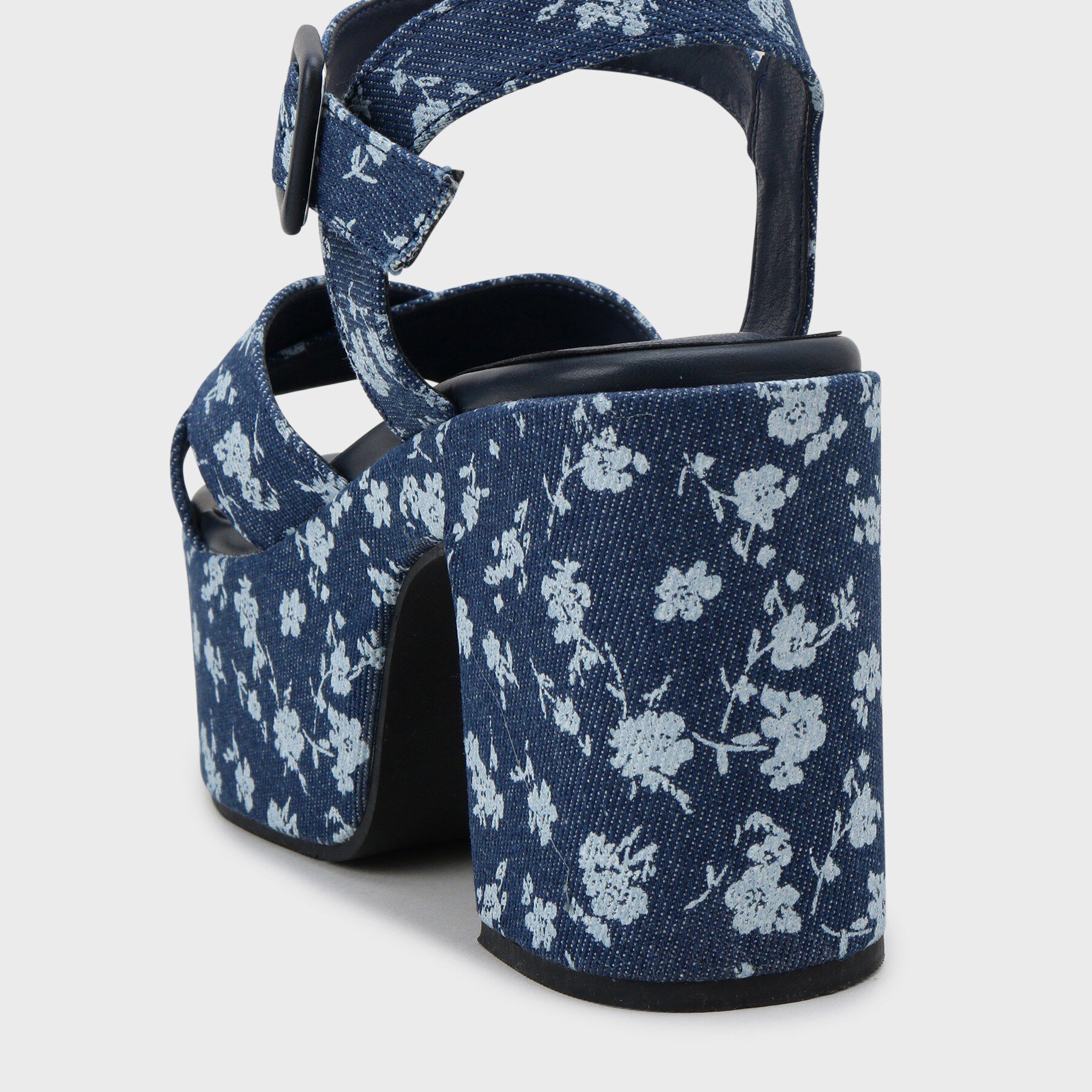 csT&P「厚底クロスサンダル」|サンダル|