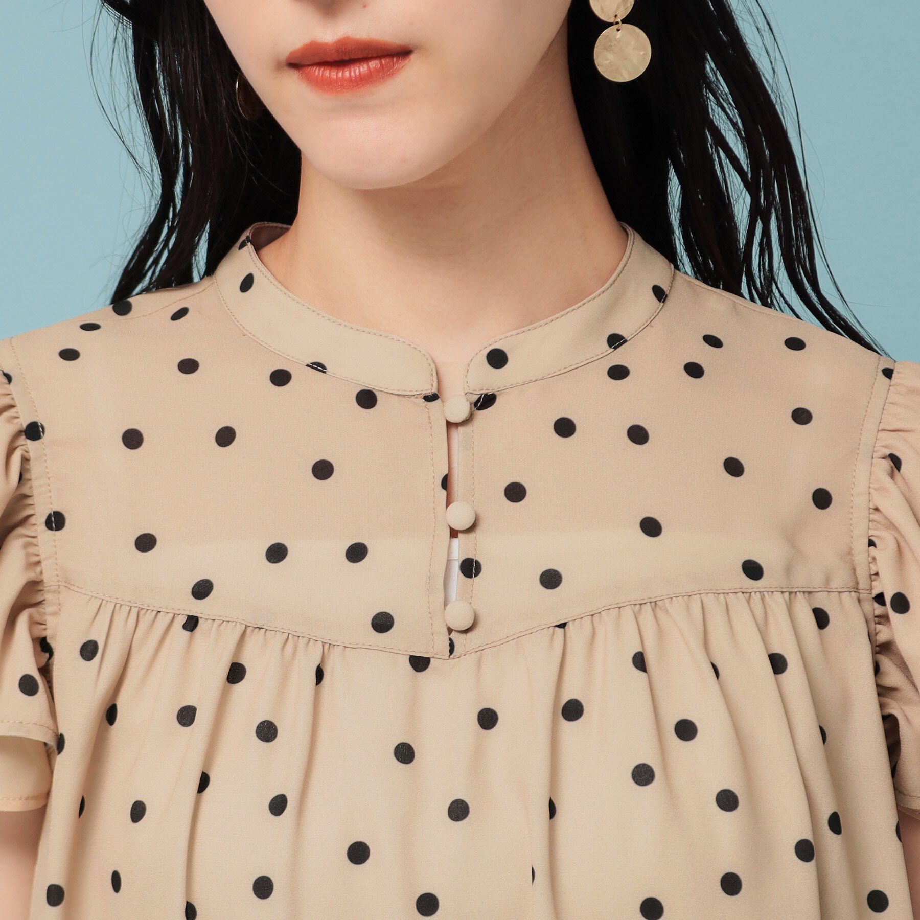 SunaUna「【袖ラッフル/フェミニン】大人可愛いドット柄ブラウス」|シャツ・ブラウス|