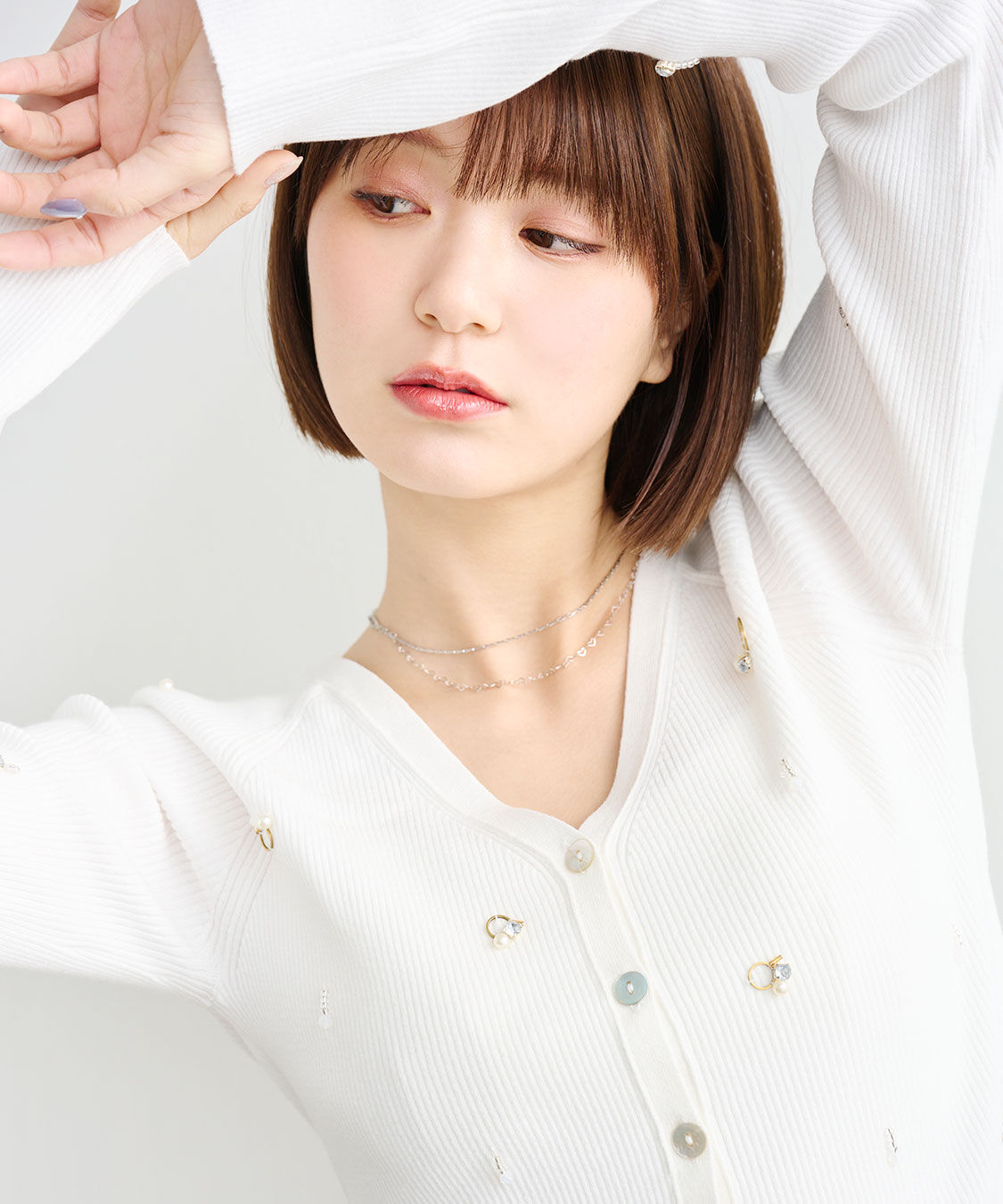 COCO DEAL「Vネックビジューニットカーディガン」|ニット・セーター|オフ