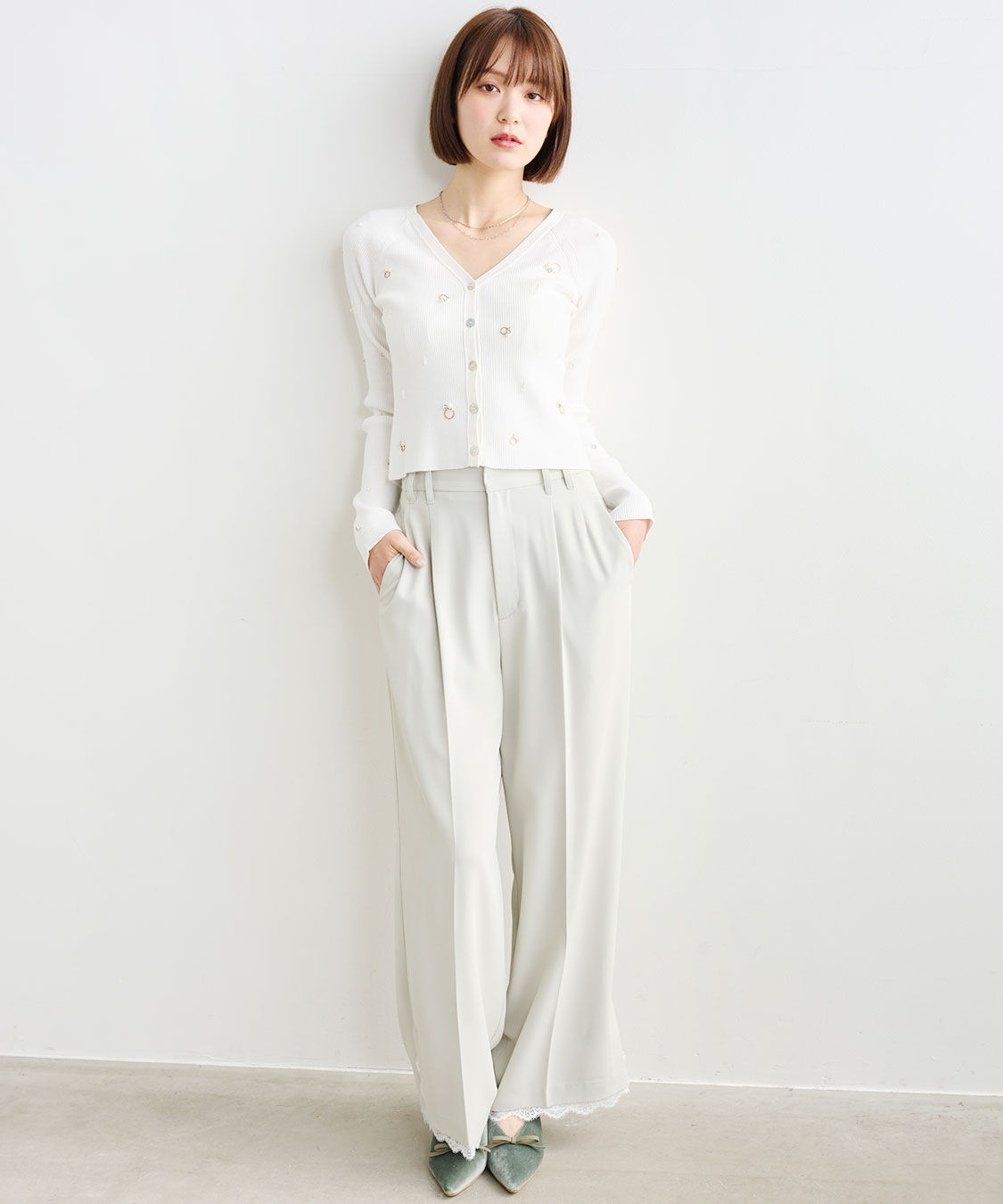 COCO DEAL「Vネックビジューニットカーディガン」|ニット・セーター|