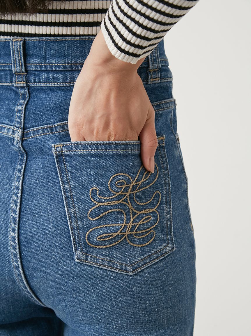 SNIDEL「Sustainableストレッチフレアデニムパンツ」|デニム|