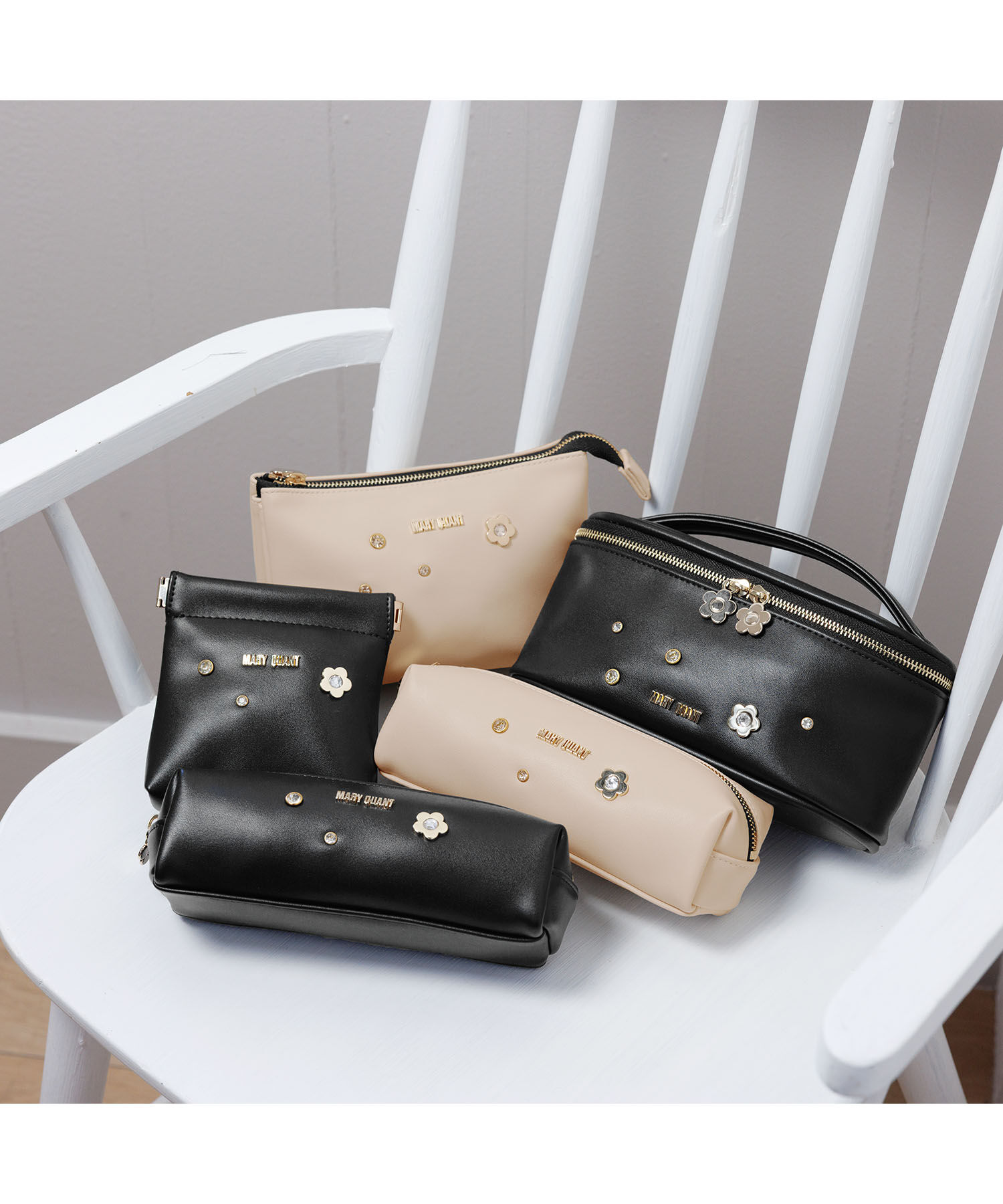 MARY QUANT「メタルビジュー ミニバニティ」|ポーチ|