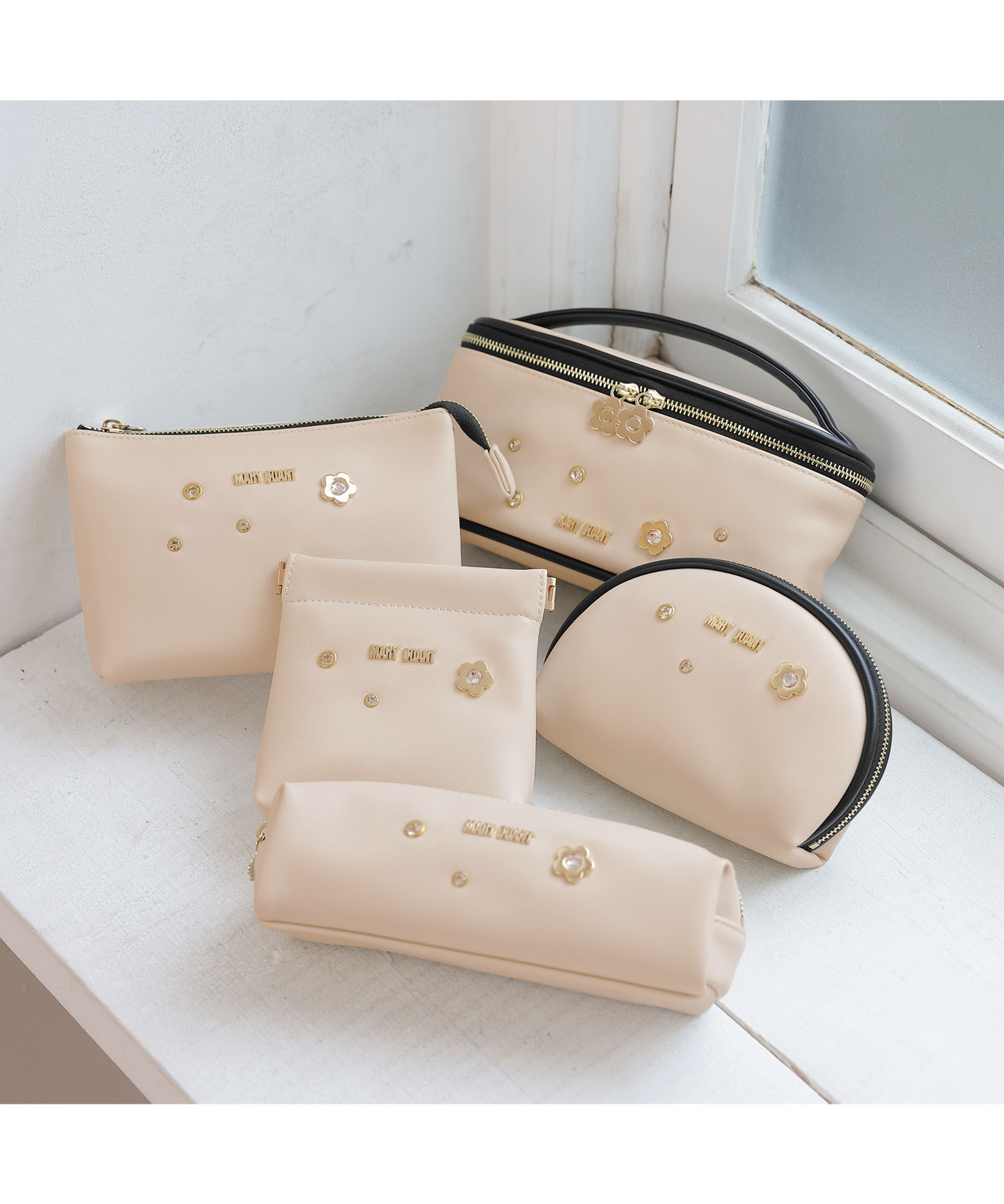 MARY QUANT「メタルビジュー ミニバニティ」|ポーチ|