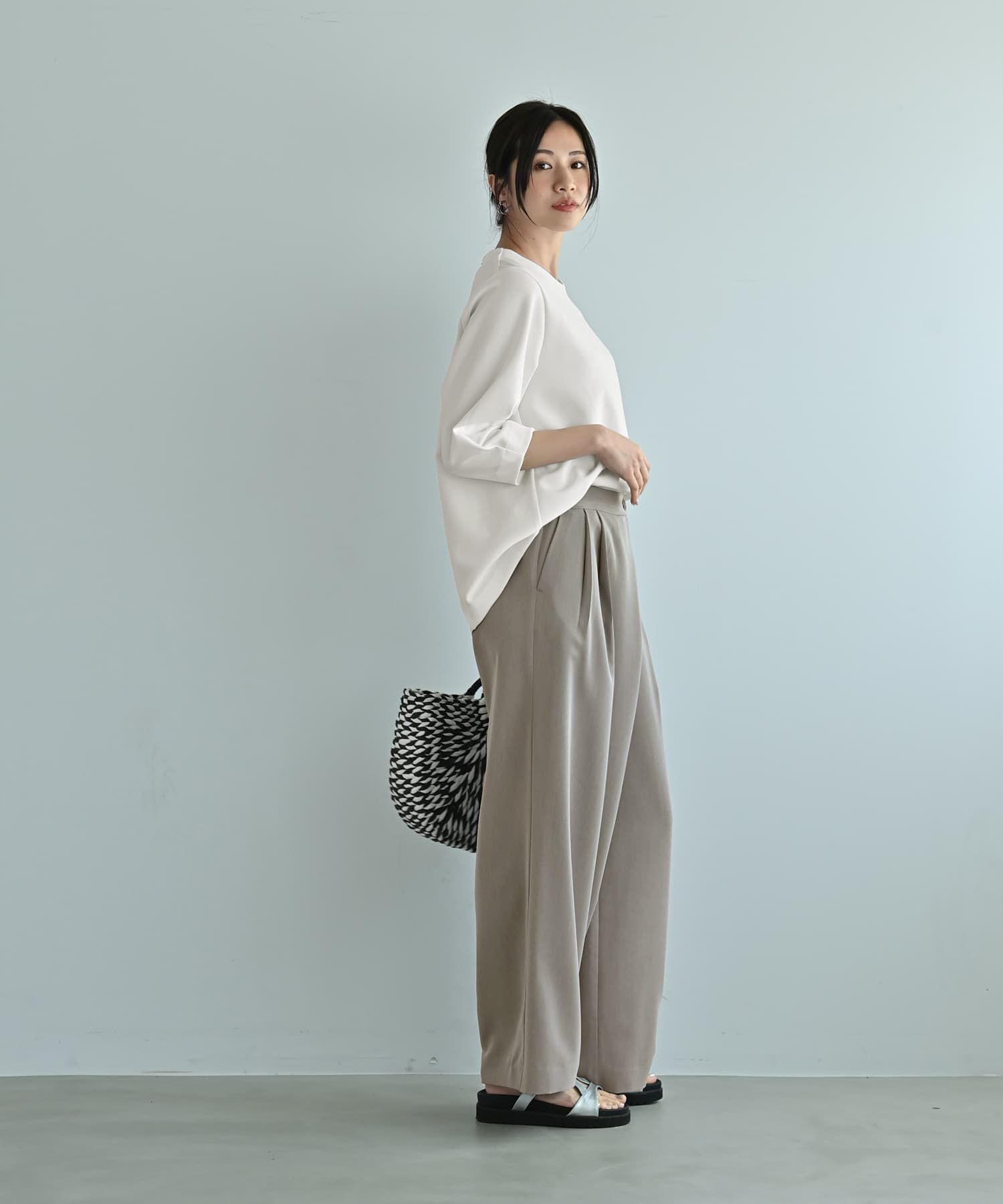 STYLE DELI「【Kana Oyama&times;BLK001】バックシャツ生地トップス／DELI size」|Tシャツ・カットソー|