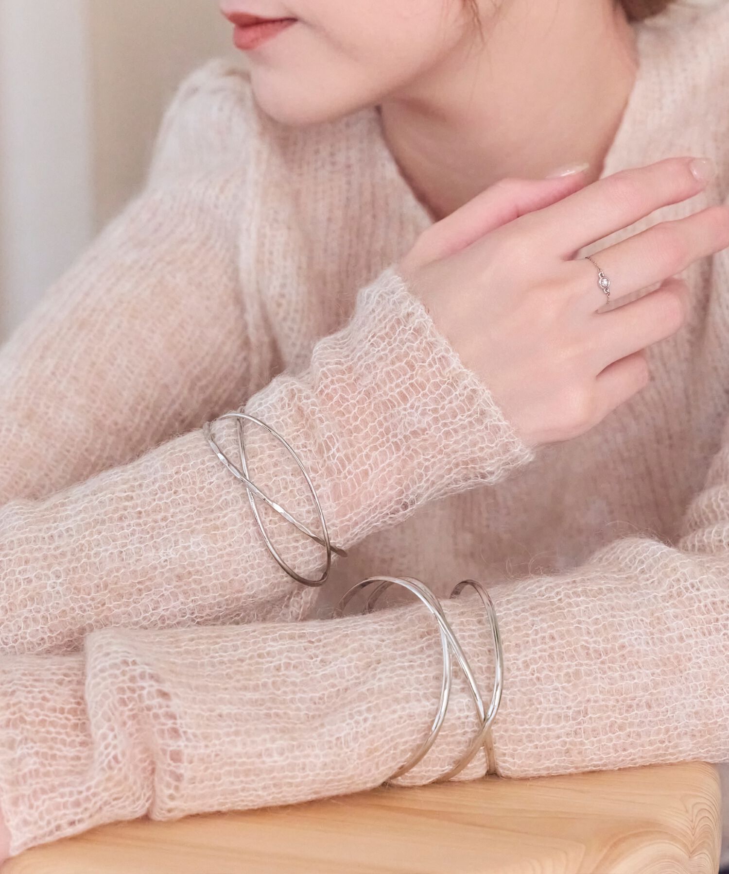 Phoebe「ニュアンスラインワイドカフバングル シルバー」|ブレスレット・バングル|