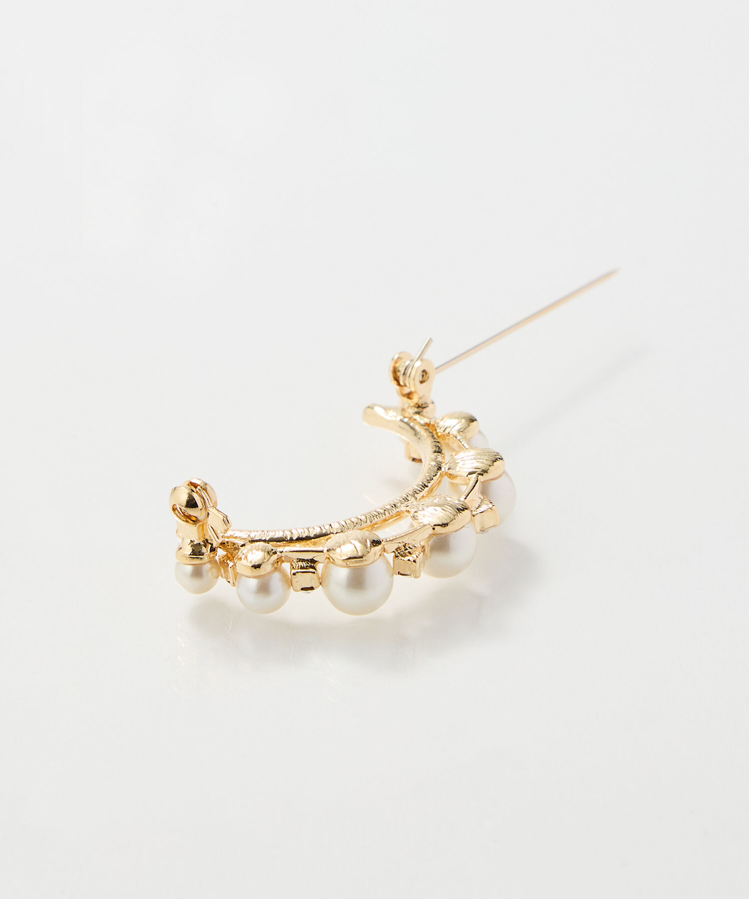 Phoebe「フォーマルパールビジューハーフブローチ　ゴールド」|ブローチ・コサージュ|