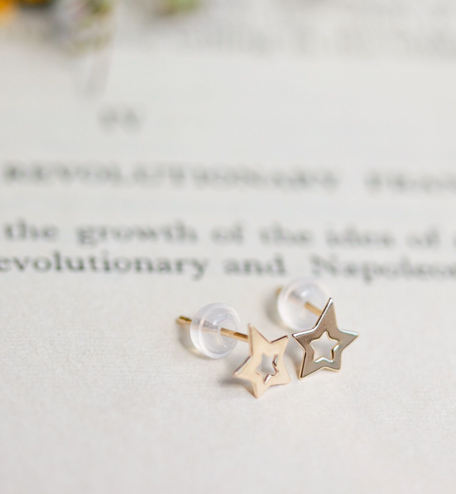  「ゴールド オープンスター ピアス | K18」|ピアス|K18 イエローゴールド