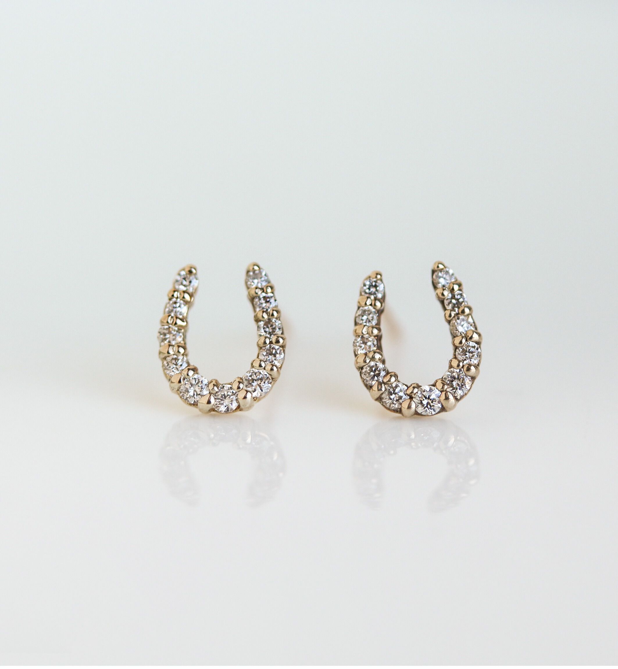  「ダイヤモンド ホースシュー パヴェ ピアス | K10YG」|ピアス|K10 イエローゴールド