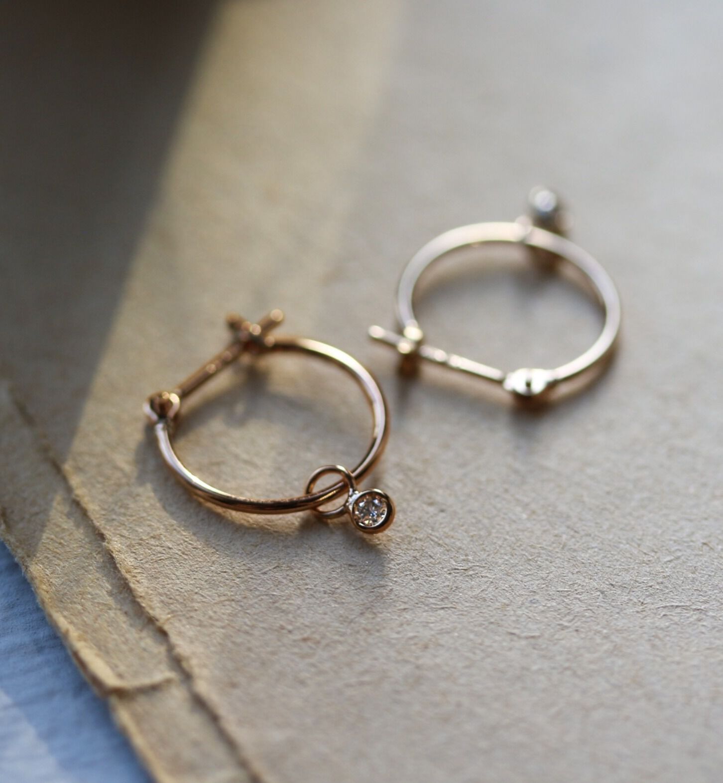  「ダイヤモンド 0.01ct スナップ フープ ピアス | K10YG」|ピアス|