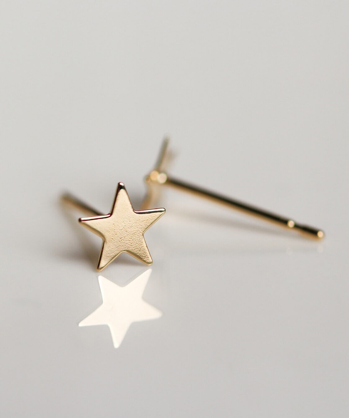  「ゴールド スター ピアス | K18」|ピアス|
