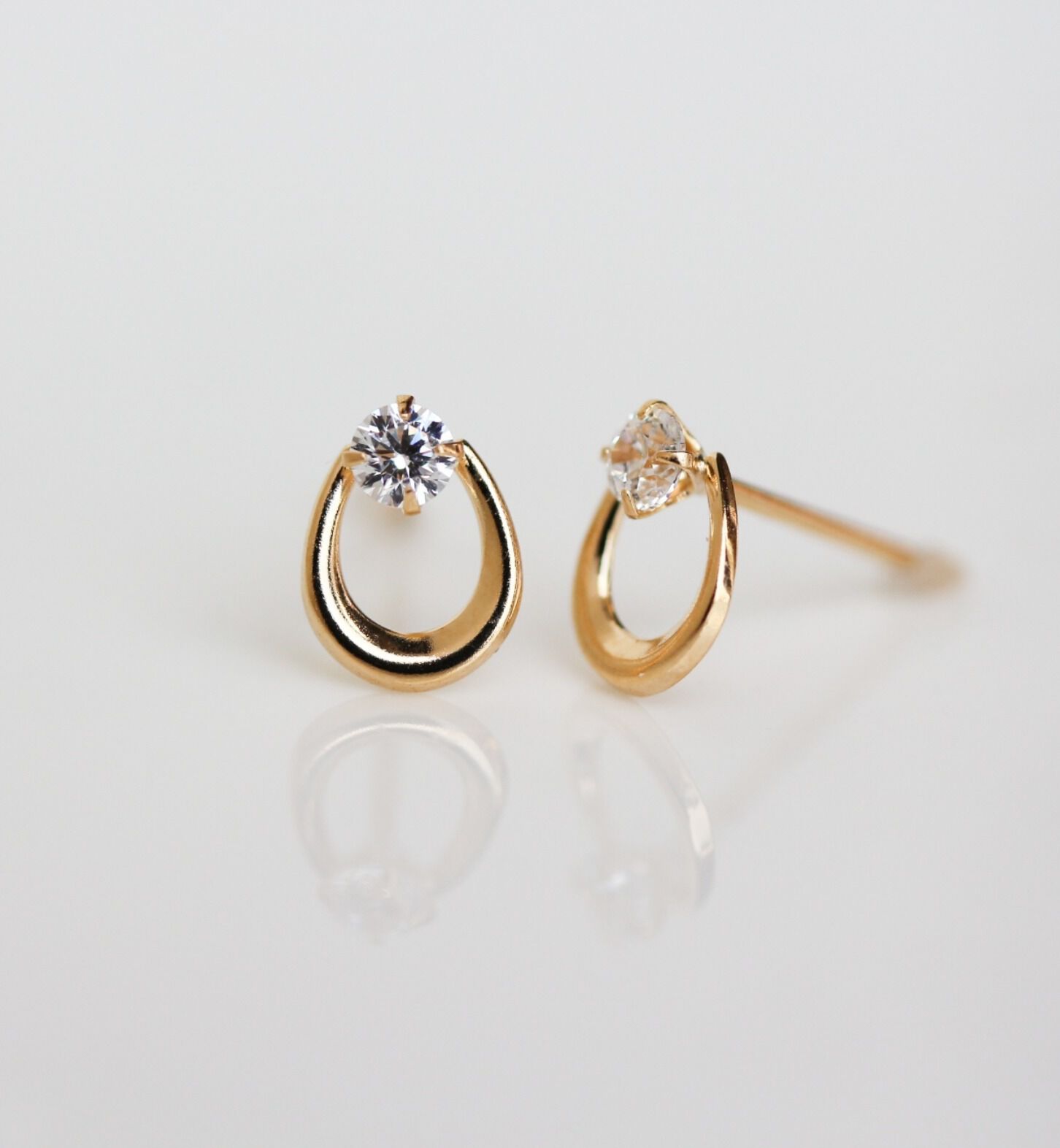  「ホースシュー CZ ピアス | K18」|ピアス|