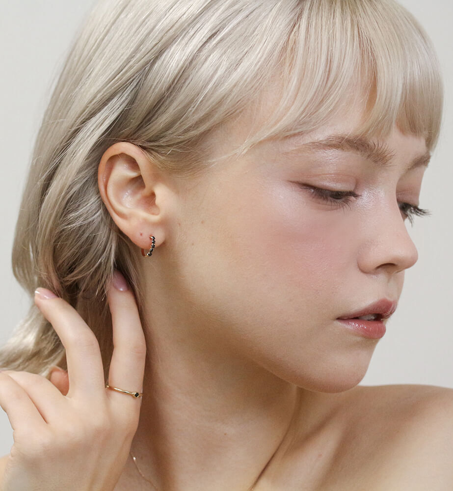  「ブラックダイヤモンド スナップ フープ ピアス  | K10YG」|ピアス|