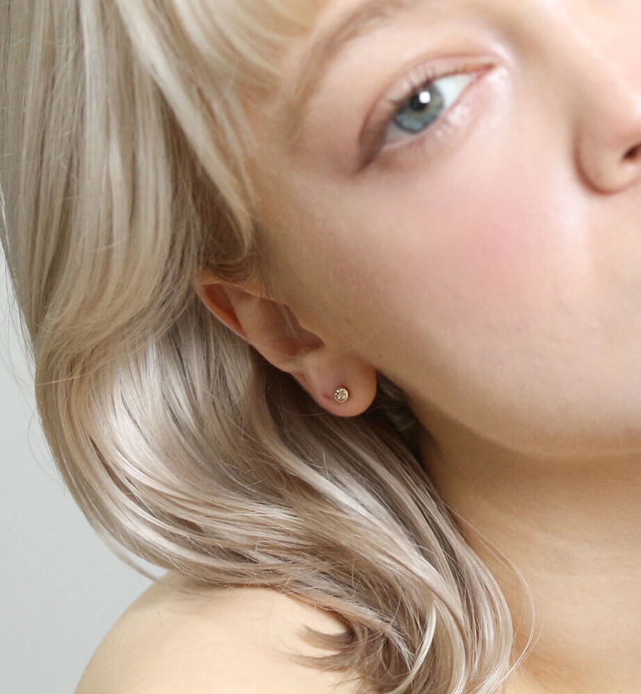  「一石 シャンパンダイヤモンド 0.2ct ピアス | K10YG」|ピアス|