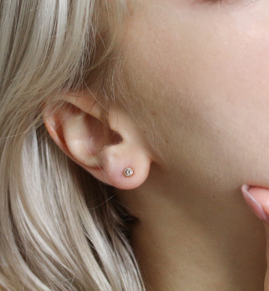  「一石 シャンパンダイヤモンド 0.2ct ピアス | K10YG」|ピアス|