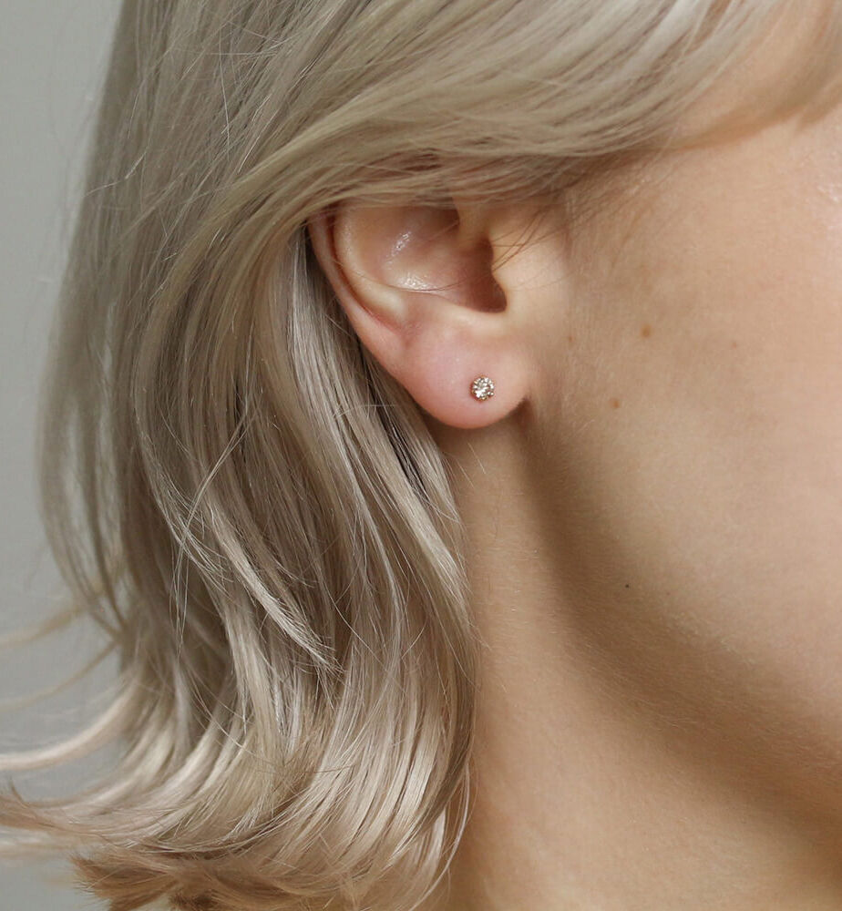  「一石 シャンパンダイヤモンド 0.3ct ピアス | K10YG」|ピアス|