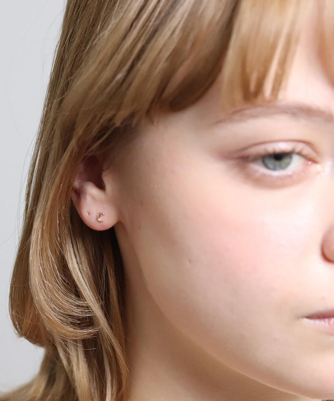  「ゴールド イニシャル ピアス | K10YG 【片耳用】」|ピアス|