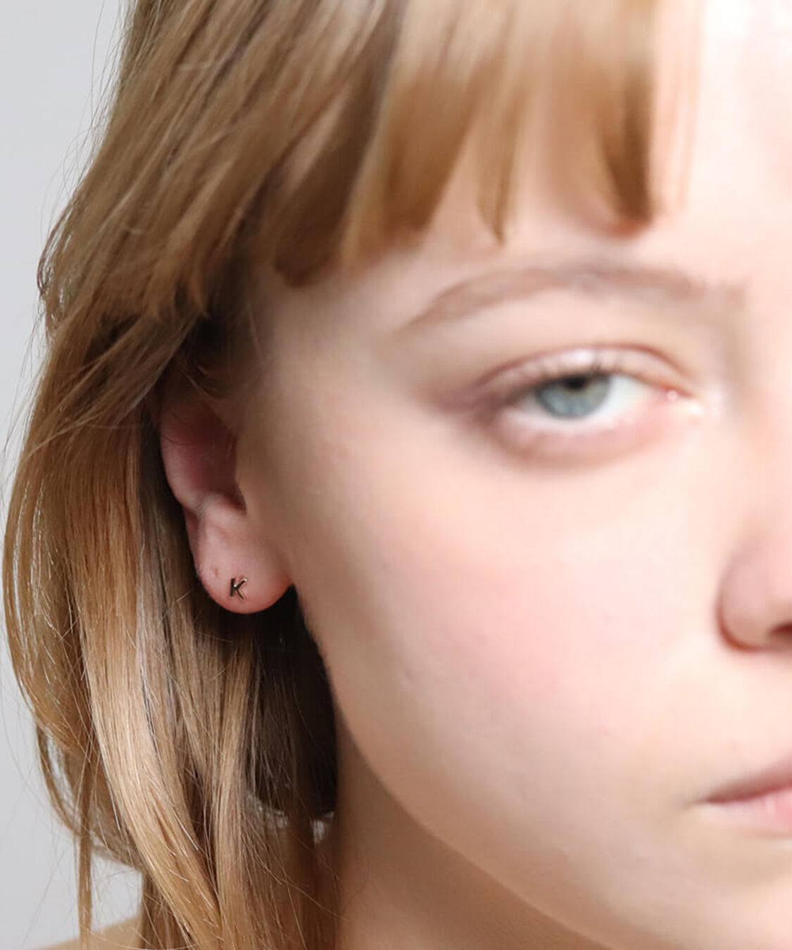  「ゴールド イニシャル ピアス | K10YG 【片耳用】」|ピアス|