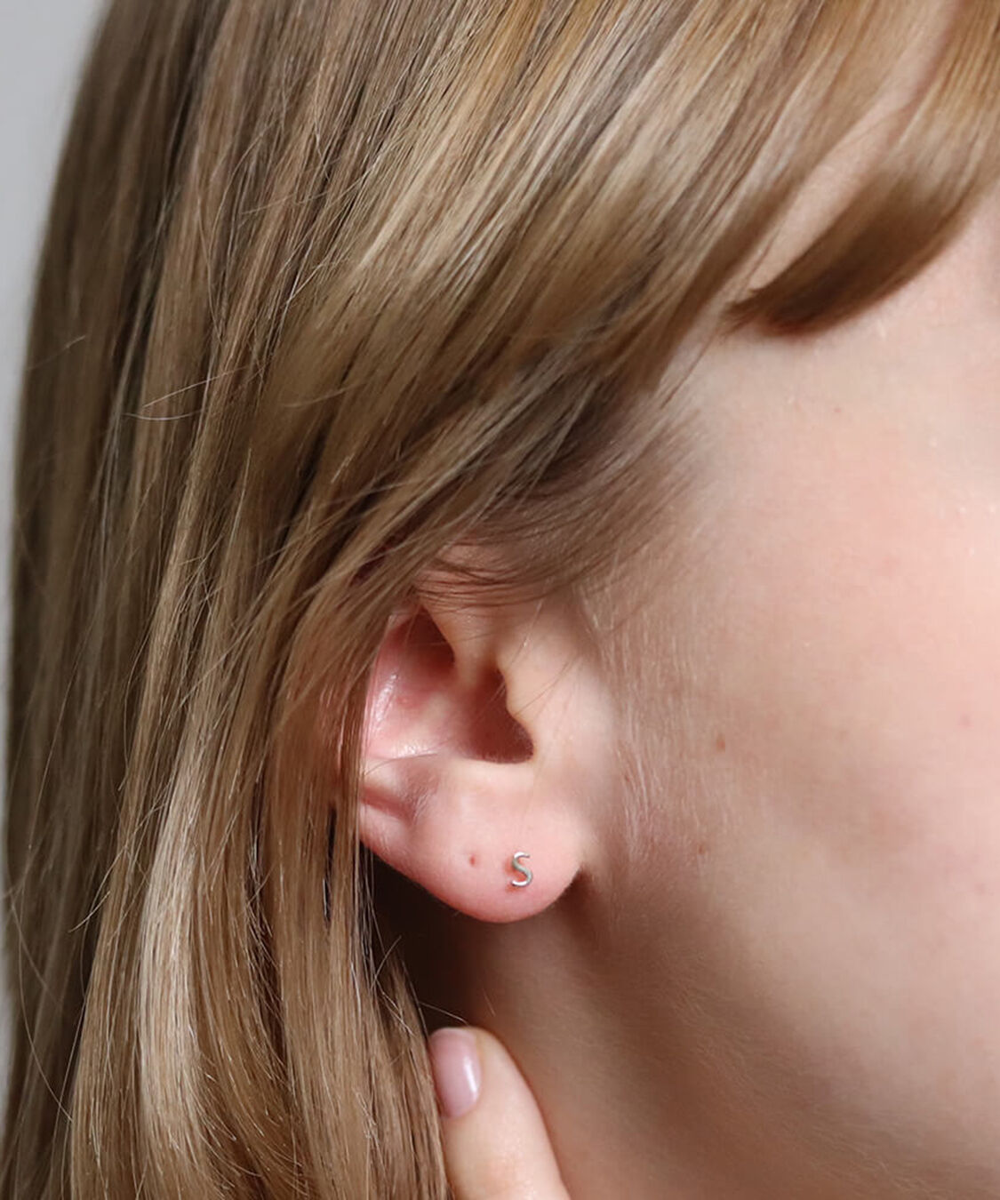  「ゴールド イニシャル ピアス | K10YG 【片耳用】」|ピアス|