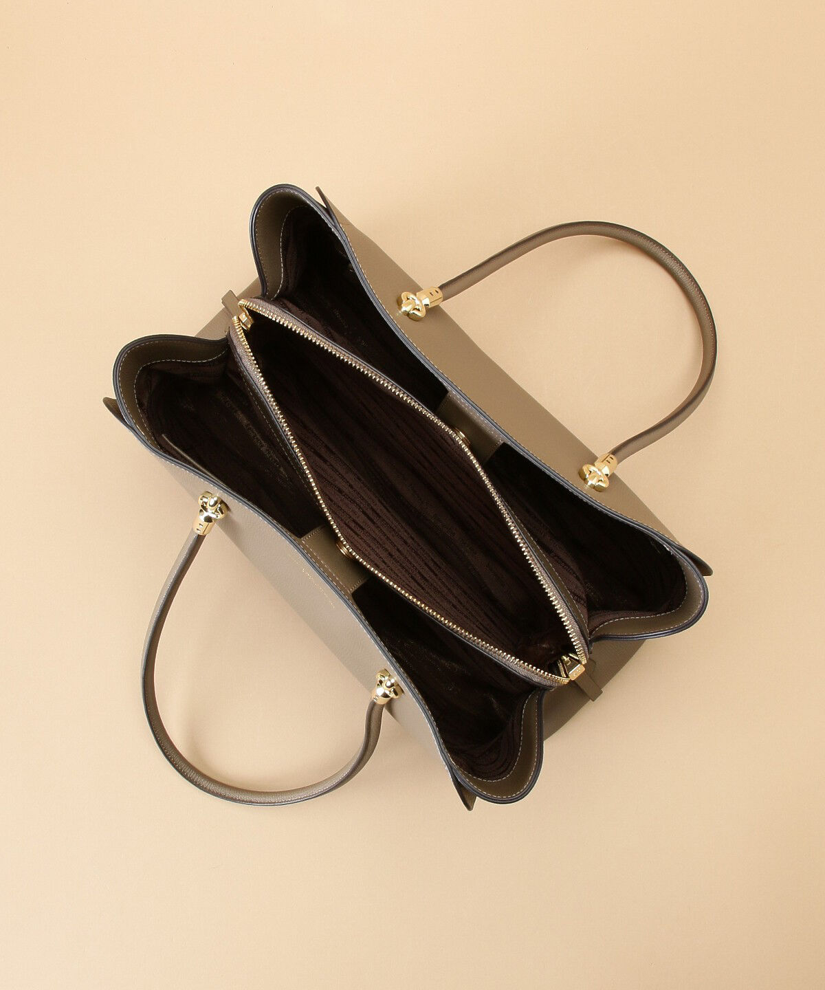 Samantha Thavasa「アベクトワ レザースクエアトートバッグ 大サイズ」|トートバッグ|