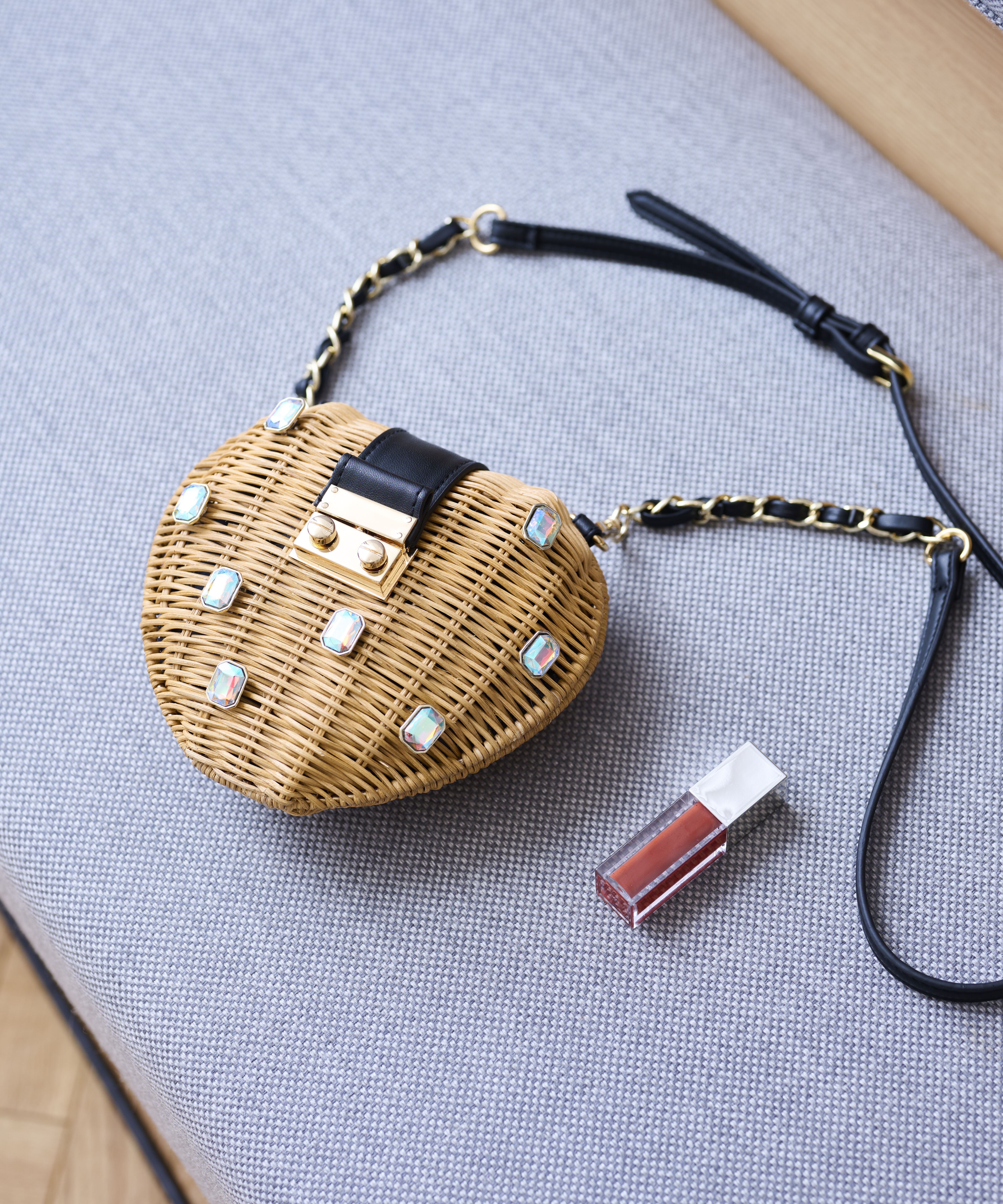 Samantha Vega「ジュエリーハート型ショルダーかごバッグ」|ショルダー・メッセンジャー|キャメル